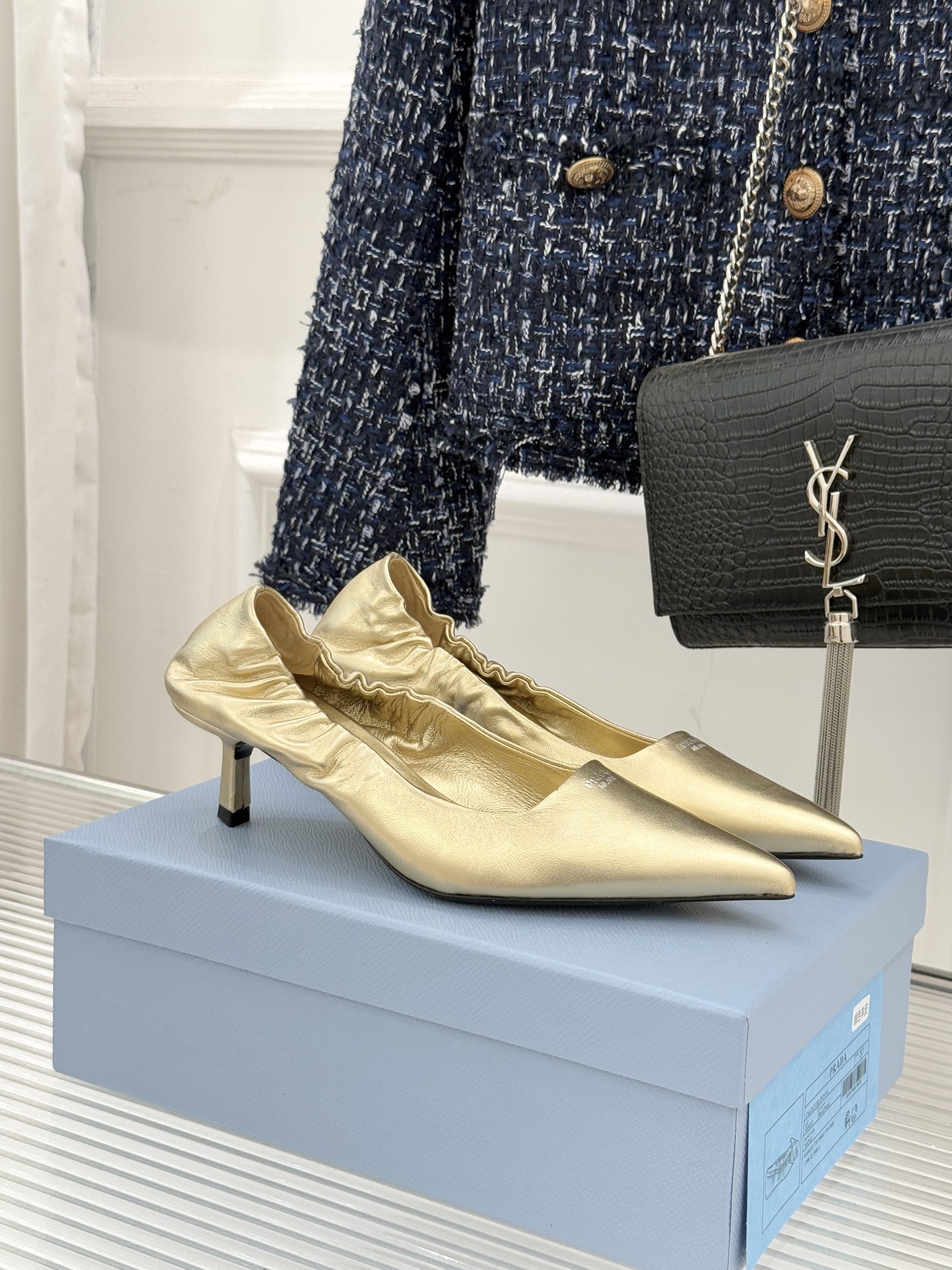 프라다(PRADA) 빈티지 레터링 캣힐 슈즈 신발