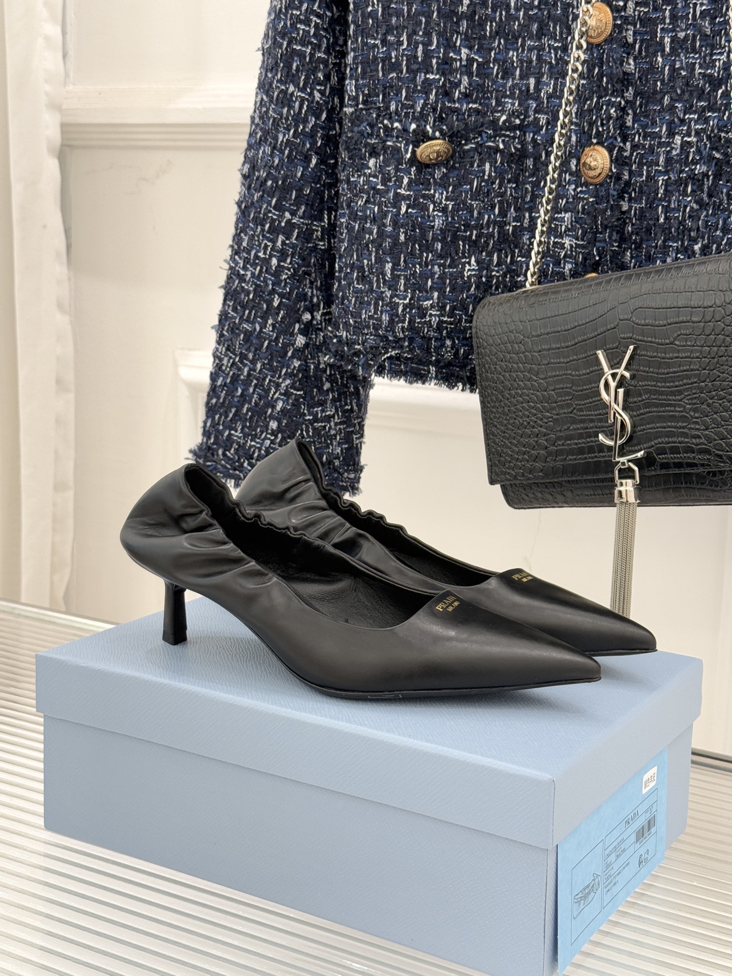 프라다(PRADA) 빈티지 레터링 캣힐 슈즈 신발