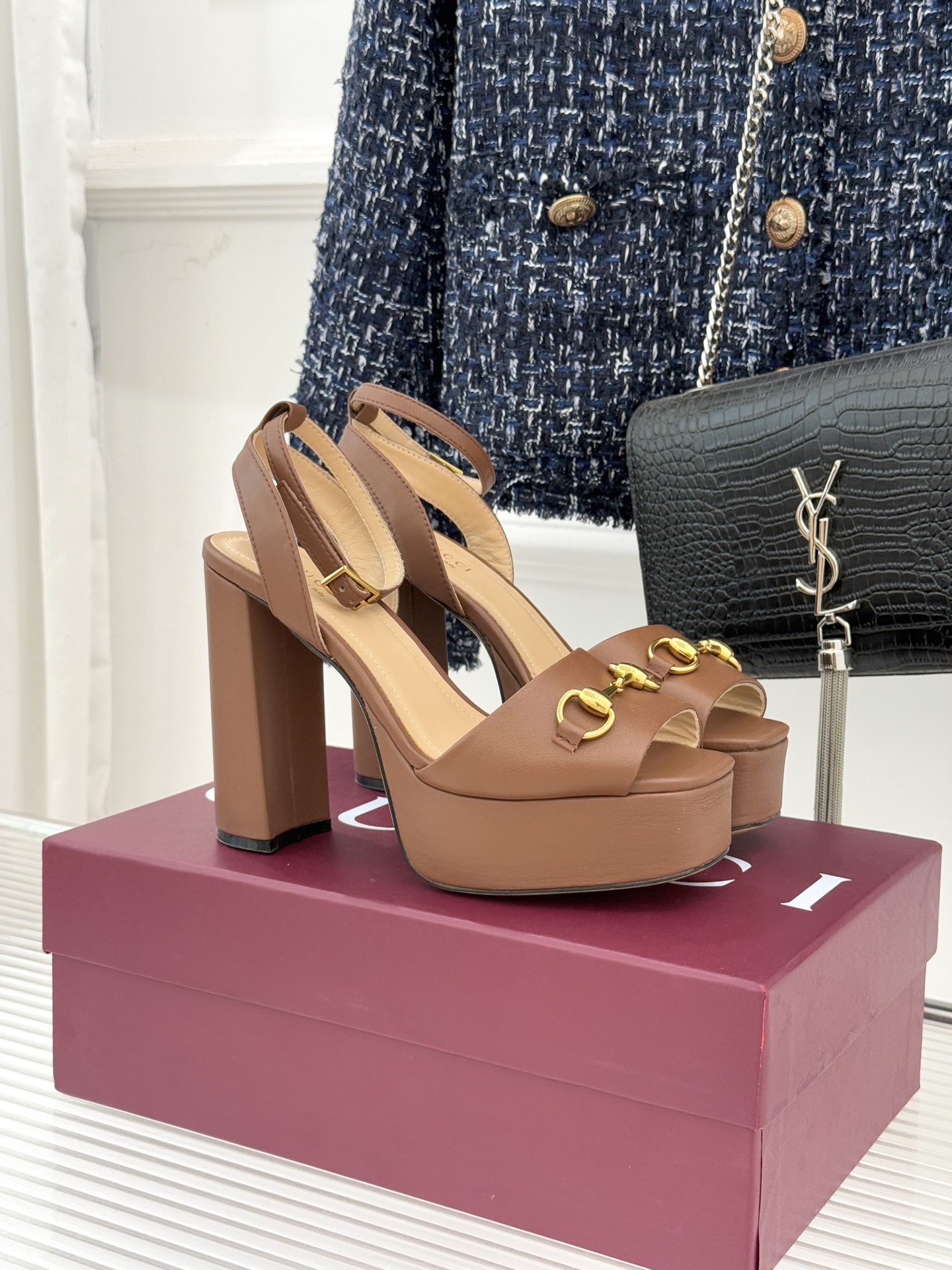 구찌(GUCCI) 클래식 홀스빗 플랫폼 하이힐 샌들 신발