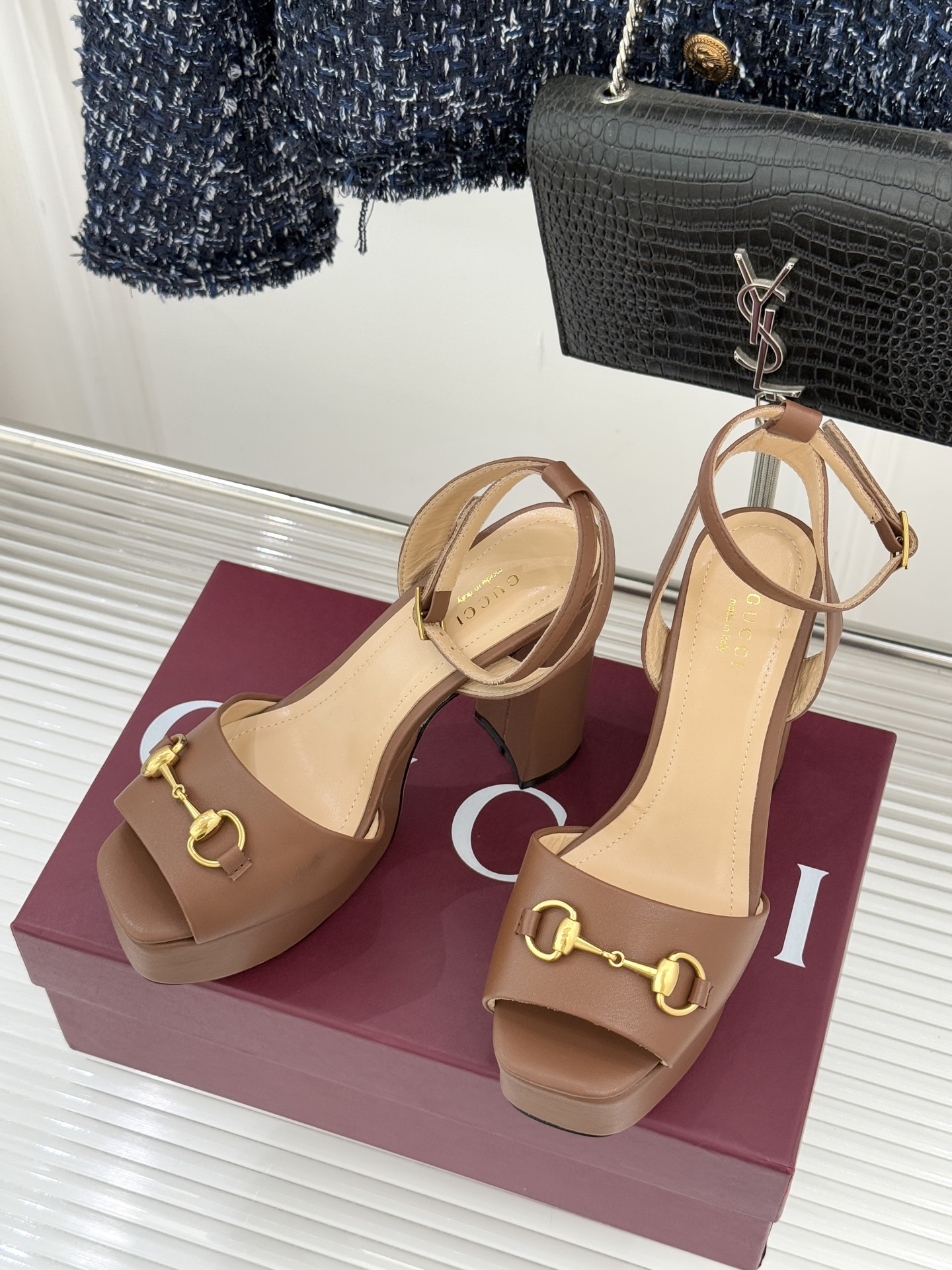 구찌(GUCCI) 클래식 홀스빗 플랫폼 하이힐 샌들 신발