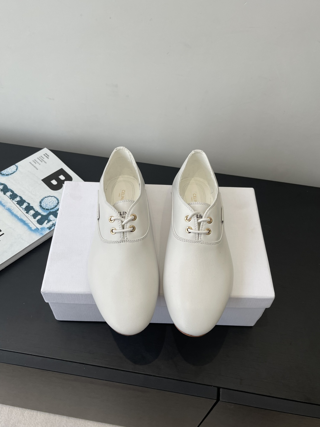 셀린느(Celine) 프렌치 레이스업 로퍼 신발