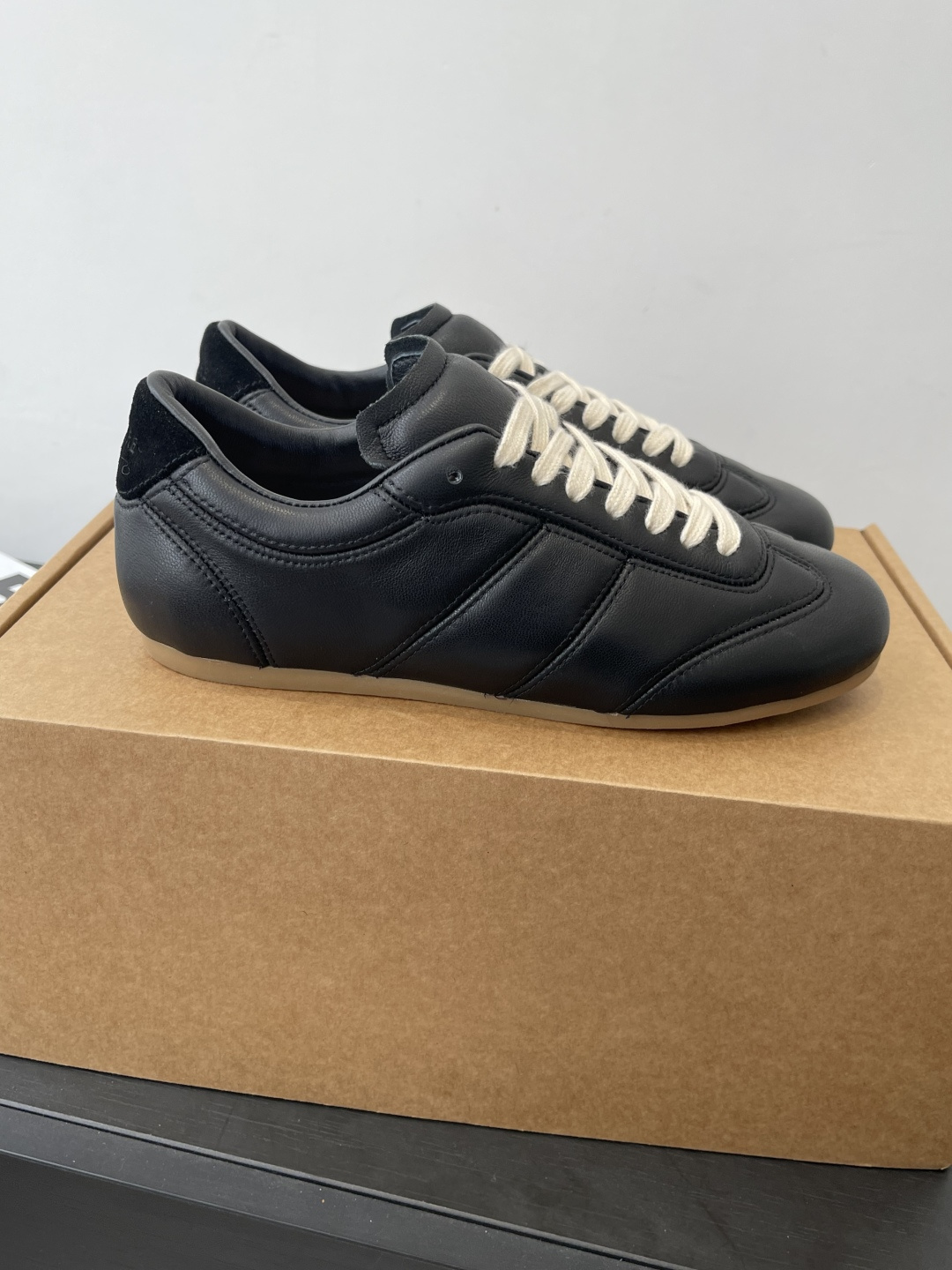 르메르(LEMAIRE) 소프트 독일군 트레이너 플랫 스니커즈 신발