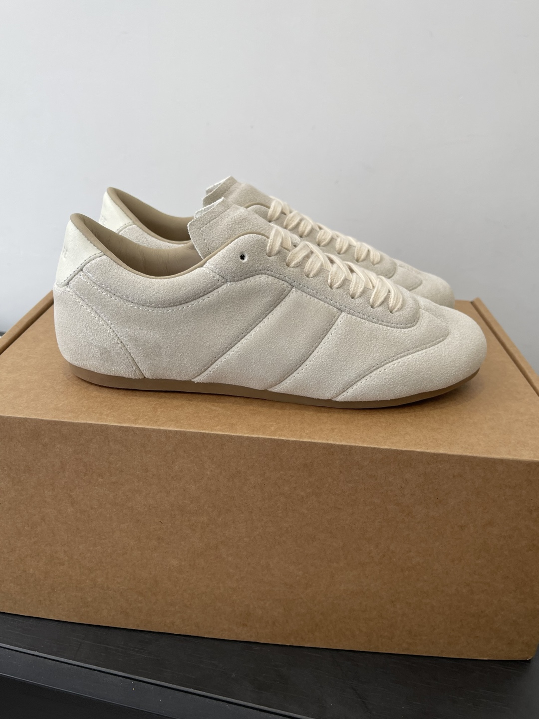 르메르(LEMAIRE) 소프트 독일군 트레이너 플랫 스니커즈 신발