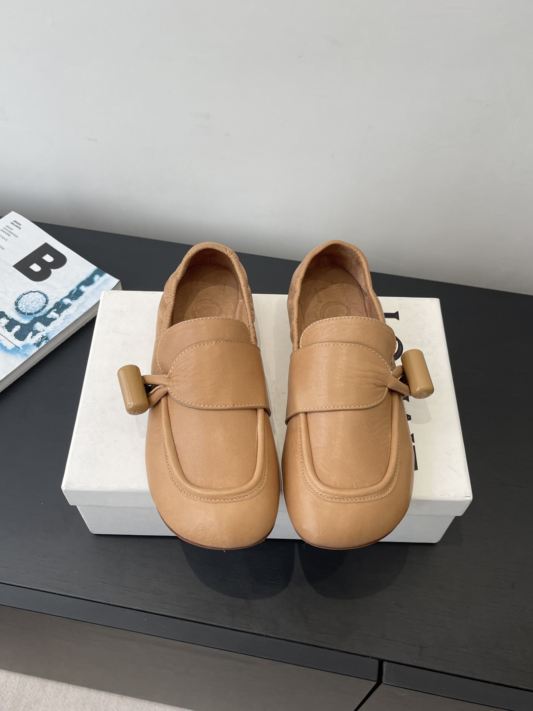 로에베(LOEWE) 빈티지 플랫 로퍼 슬립온 신발