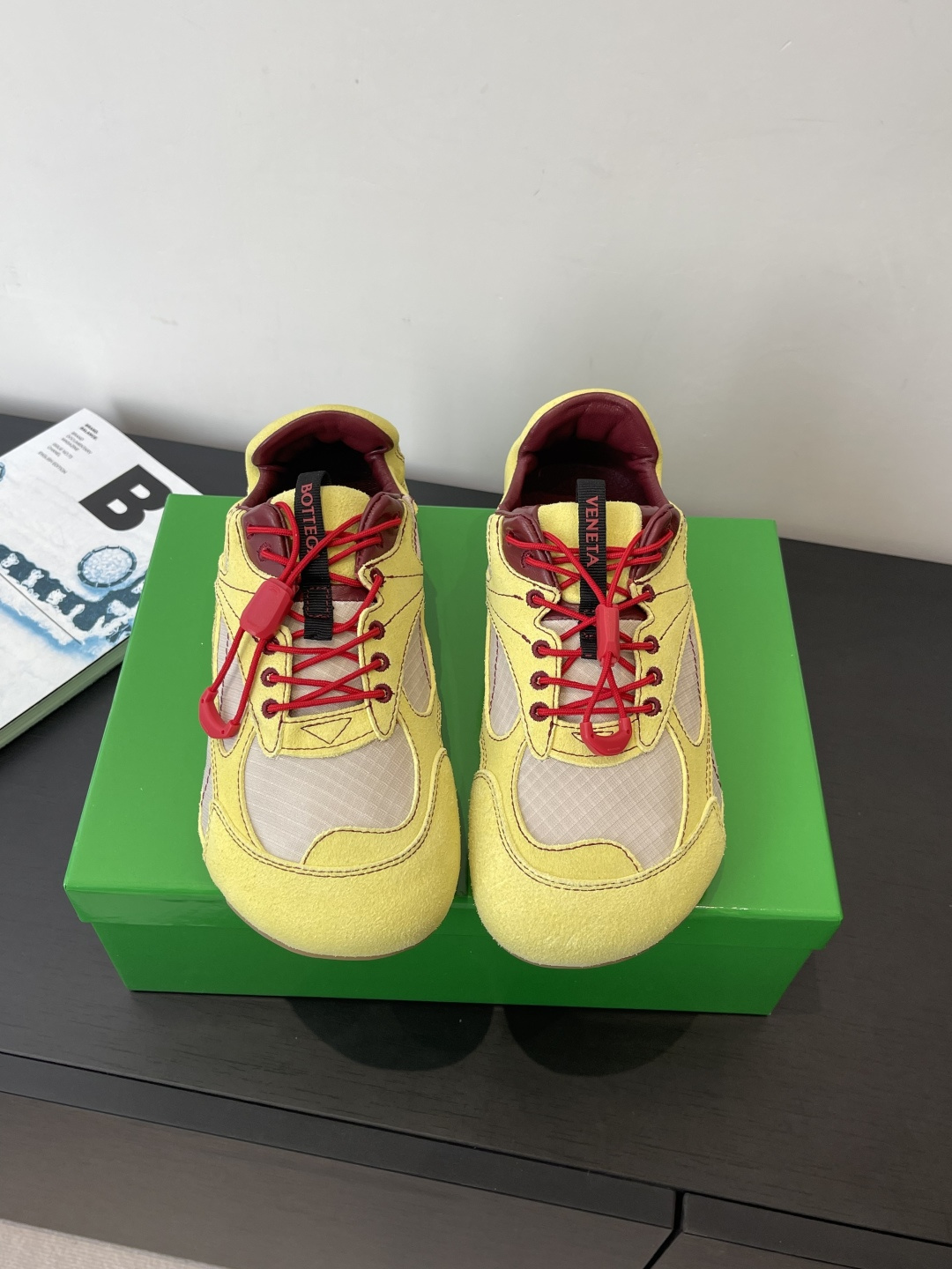 보테가 베네타(Bottega Veneta) 독일군 스니커즈 신발