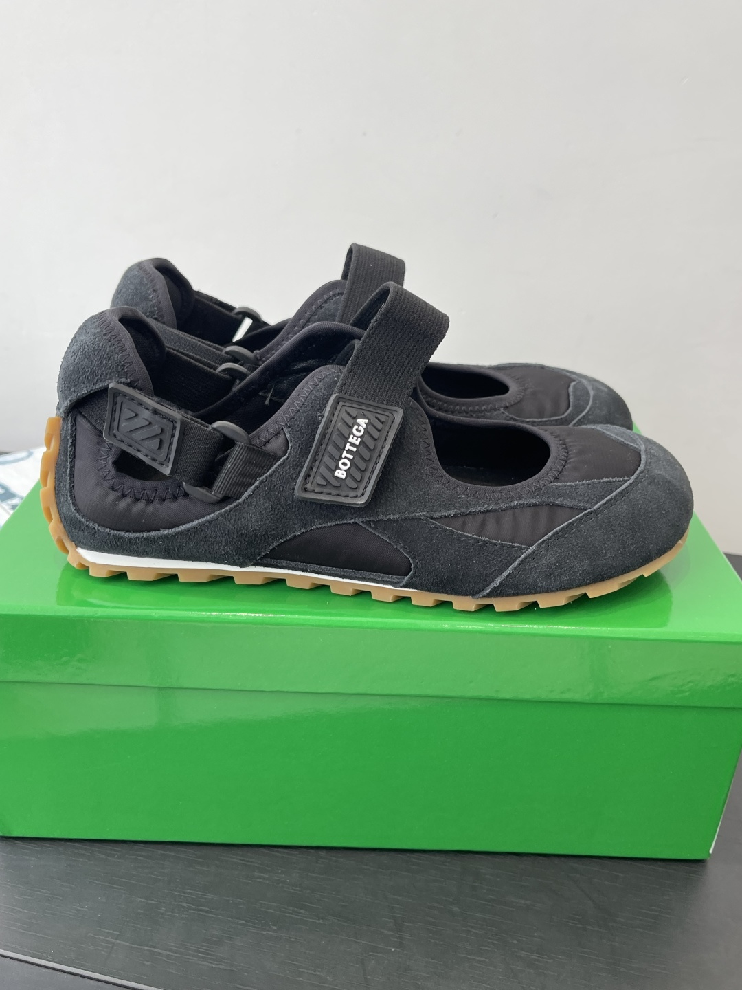 보테가 베네타(Bottega Veneta) 메리제인 캐주얼 스니커즈 신발