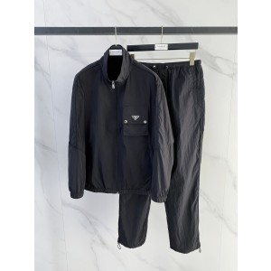 프라다(PRADA) 나일론 바람막이 트레이닝 세트 의류
