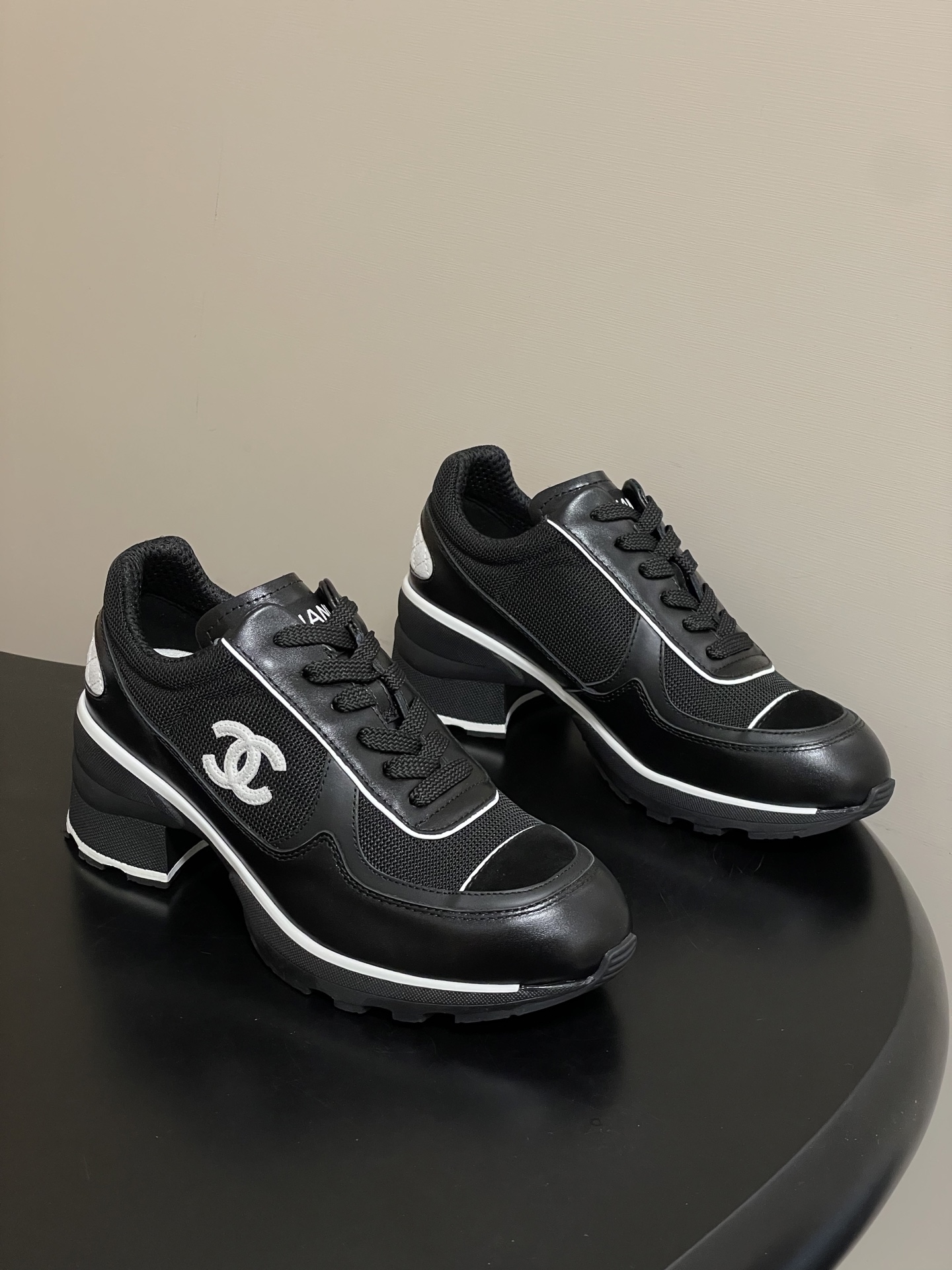 CHANEL 샤넬 25K 하이탑 힐 스니커즈 신발