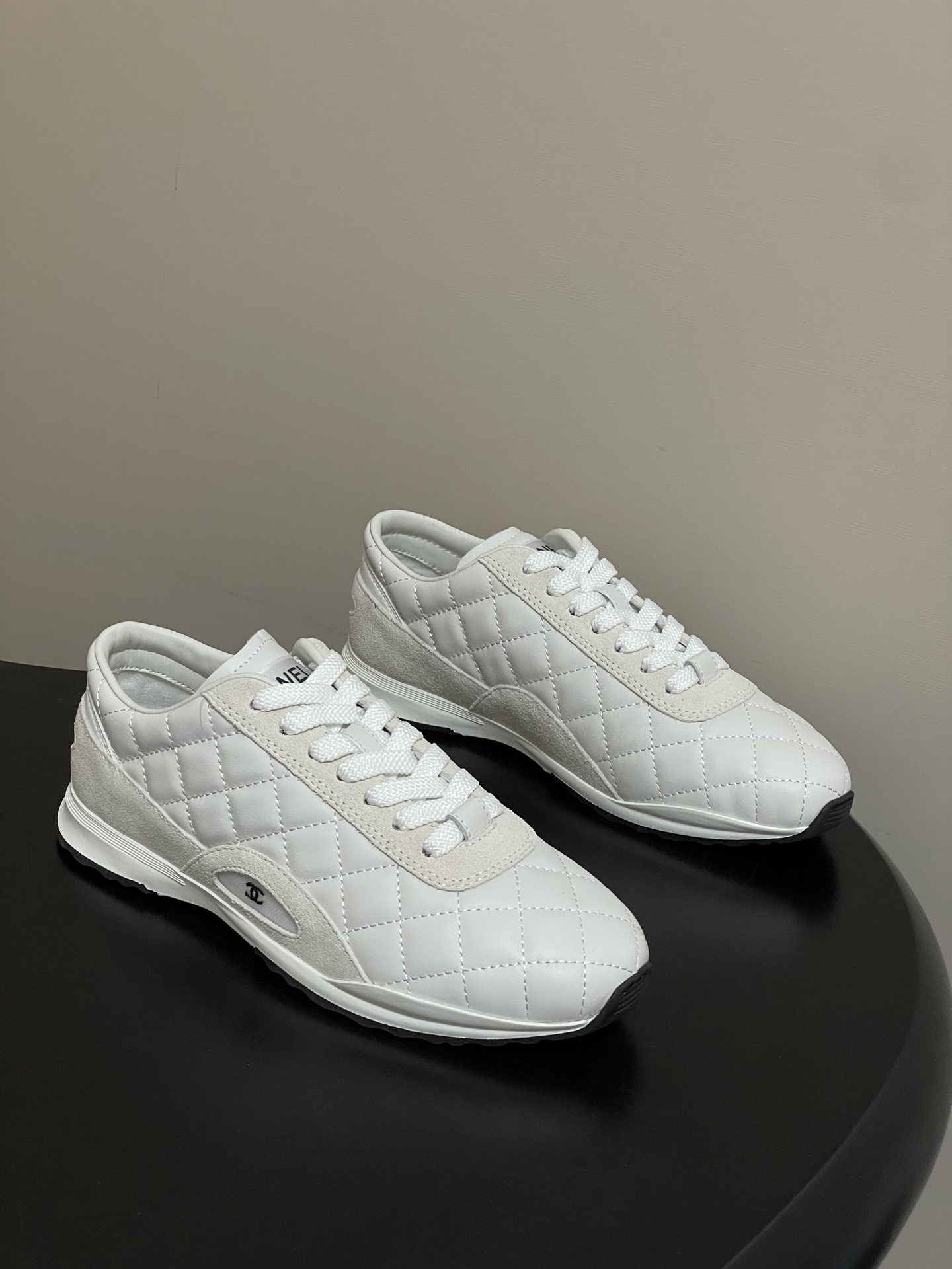 CHANEL 샤넬 26C 얼리 스프링 퀼팅 다이아몬드 스니커즈 신발