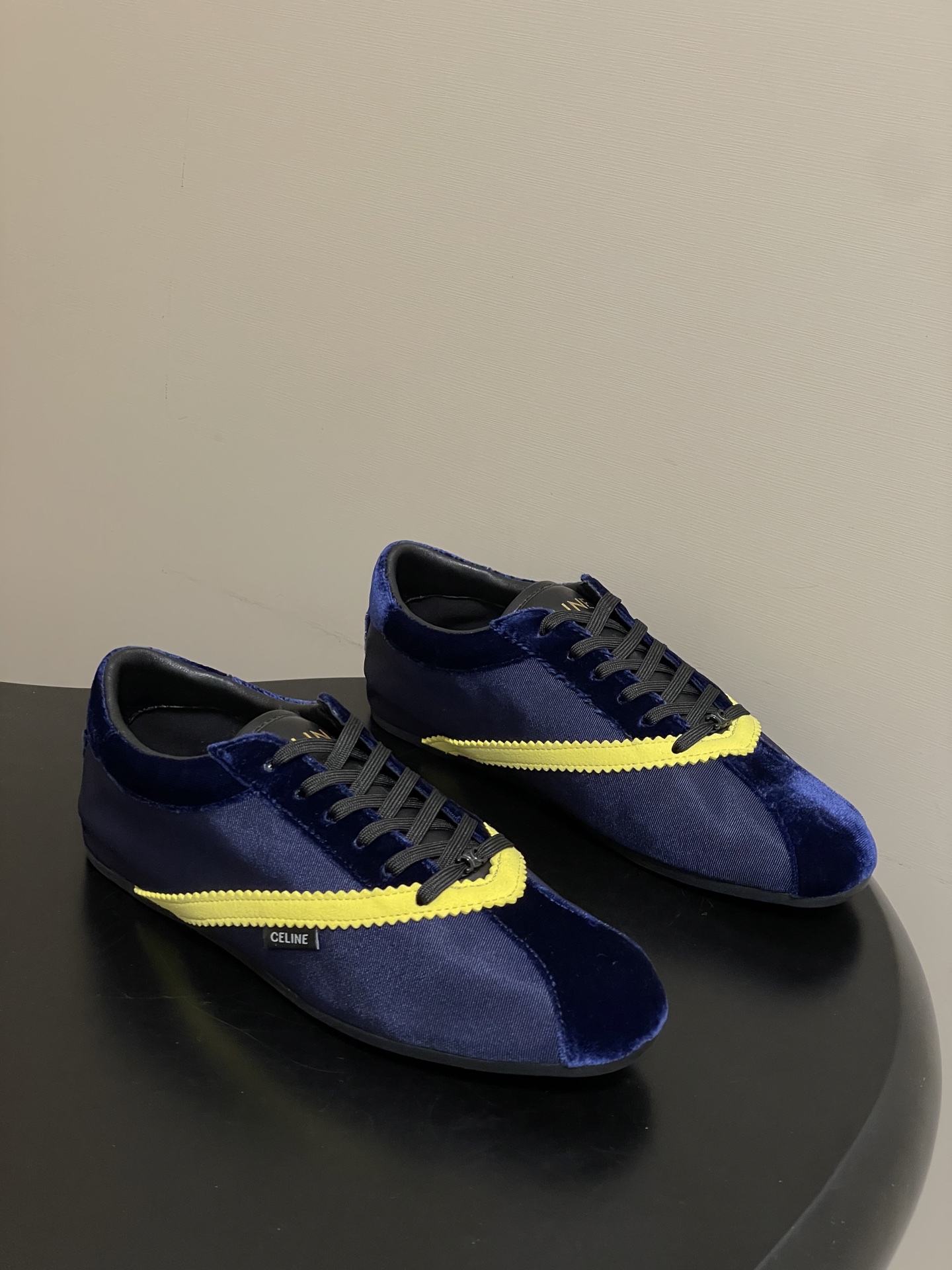 Celine 셀린느 트리옹프 'THE FLAT' 발레리나 스니커즈 신발