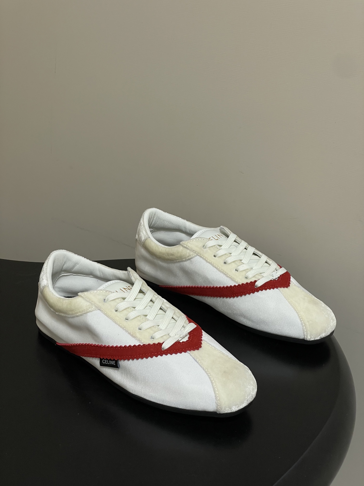 Celine 셀린느 트리옹프 'THE FLAT' 발레리나 스니커즈 신발