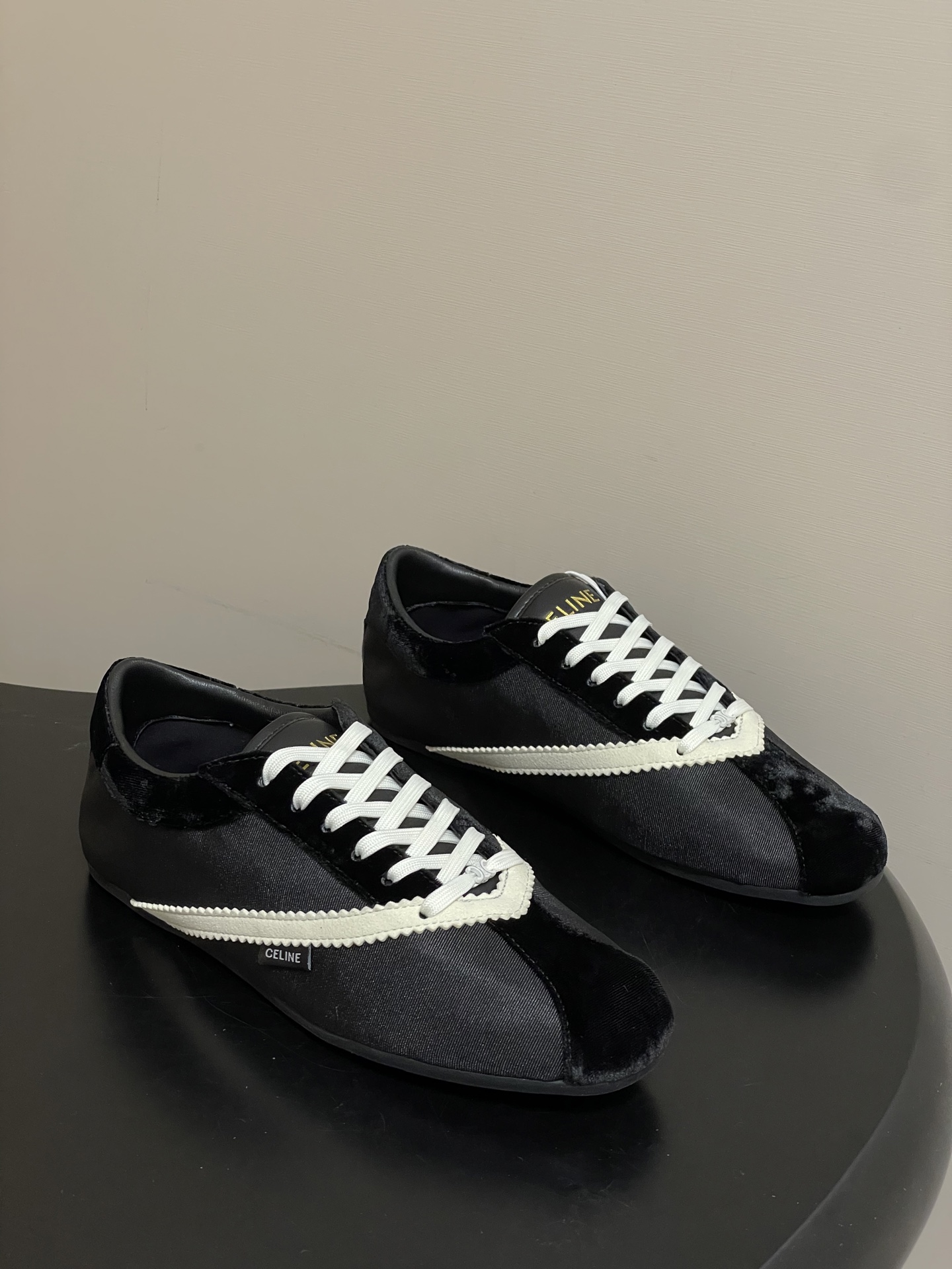 Celine 셀린느 트리옹프 'THE FLAT' 발레리나 스니커즈 신발