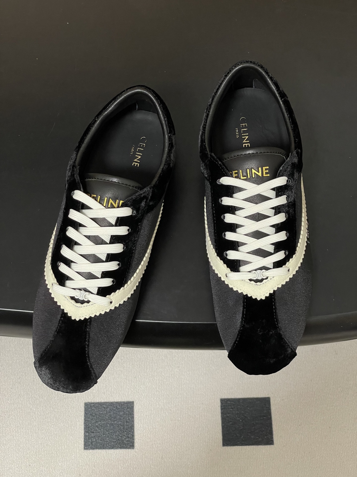 Celine 셀린느 트리옹프 'THE FLAT' 발레리나 스니커즈 신발