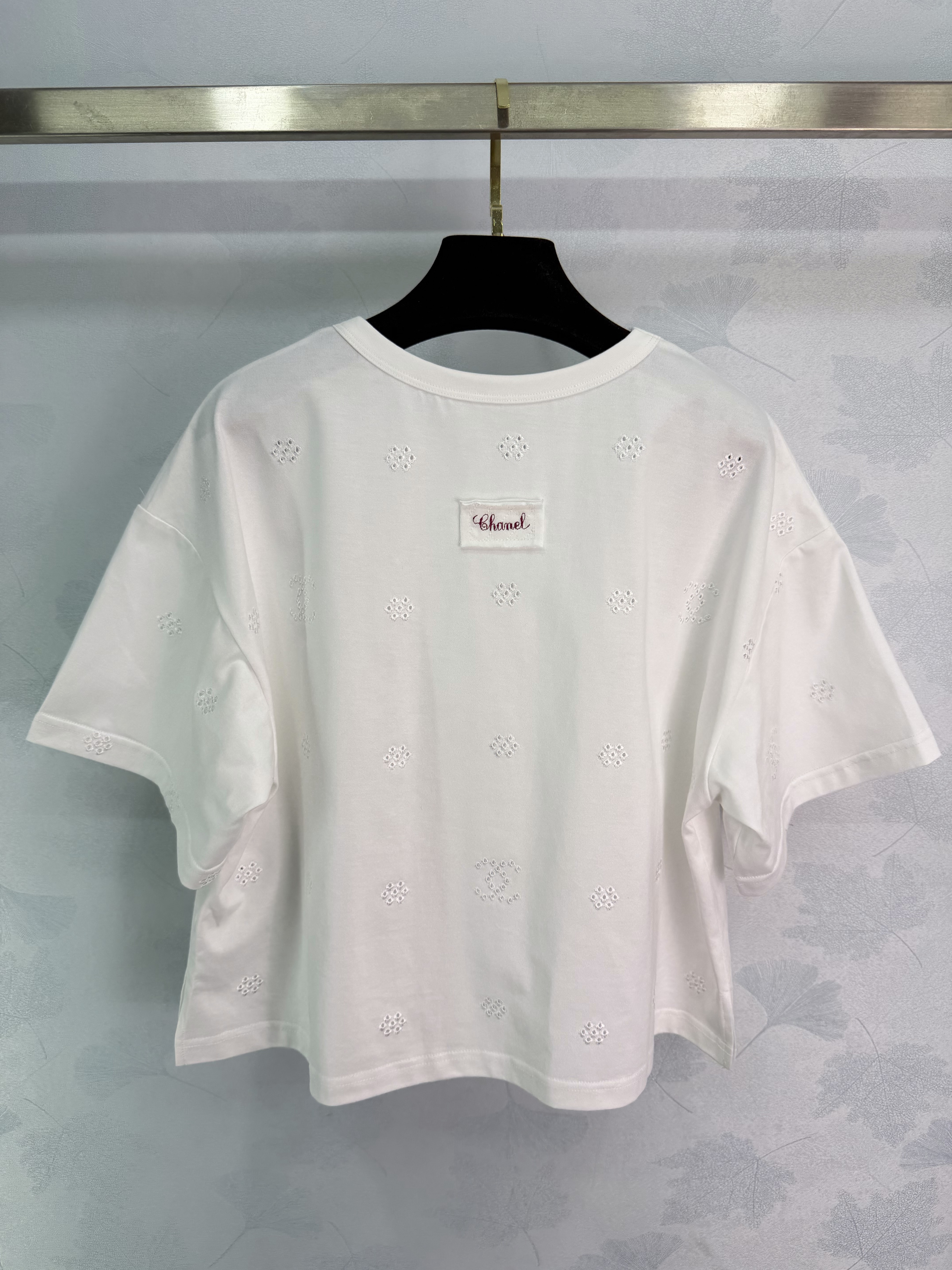 Chane 샤넬 26SS 펀칭 자수 아일렛 크롭 나팔 티셔츠 의류