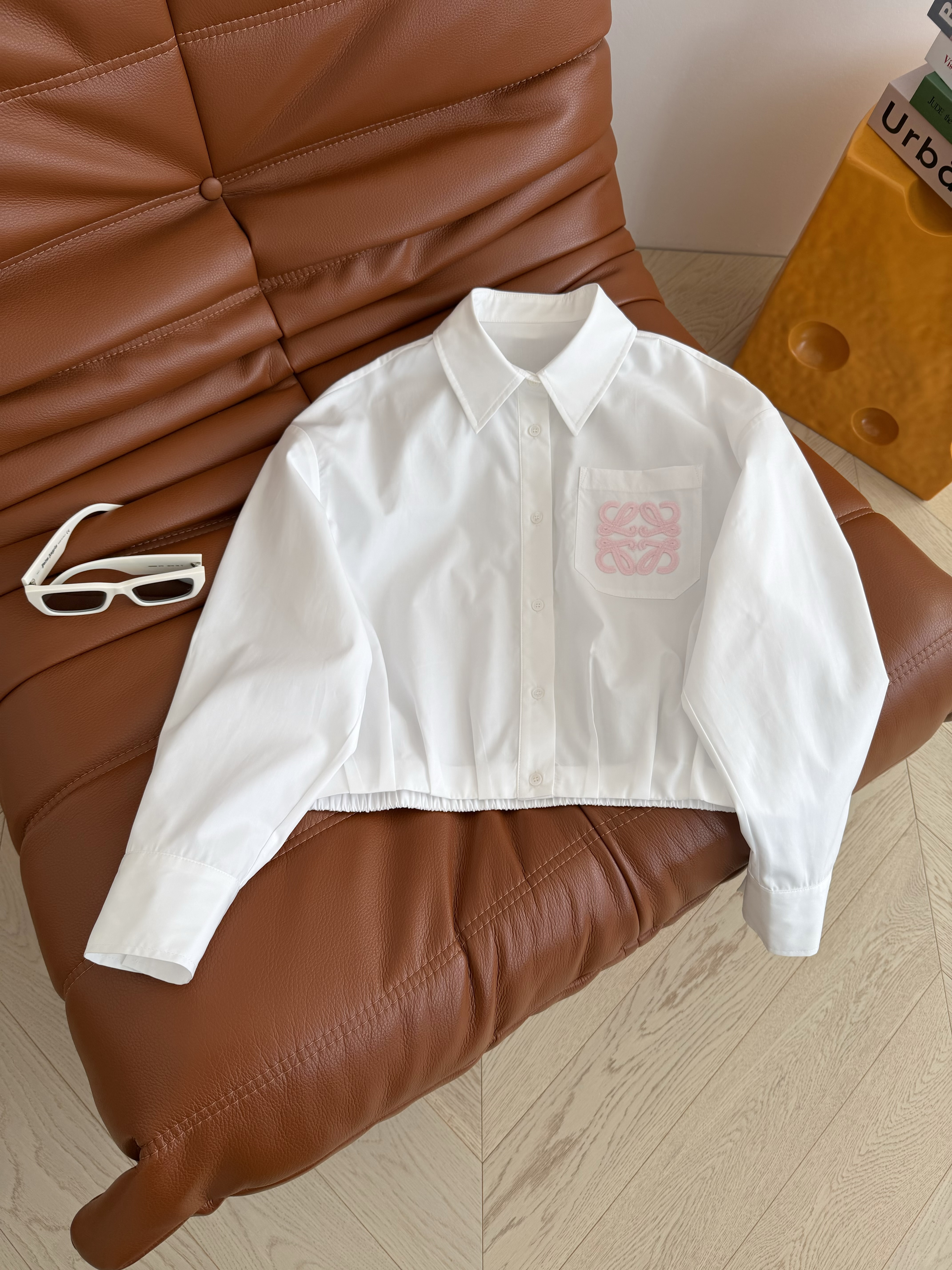 Loewe 로에베 입체 자수 로고 크롭 셔츠 의류