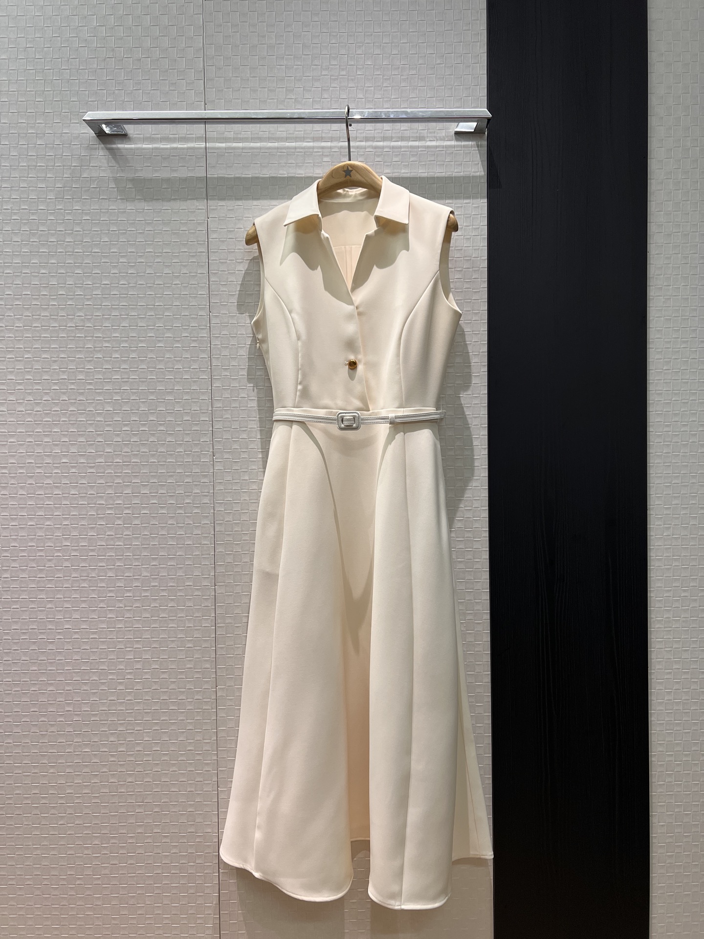 Dior CD 디올 26 S/S 신상 칼라 딥 V넥 민소매 롱 원피스 의류