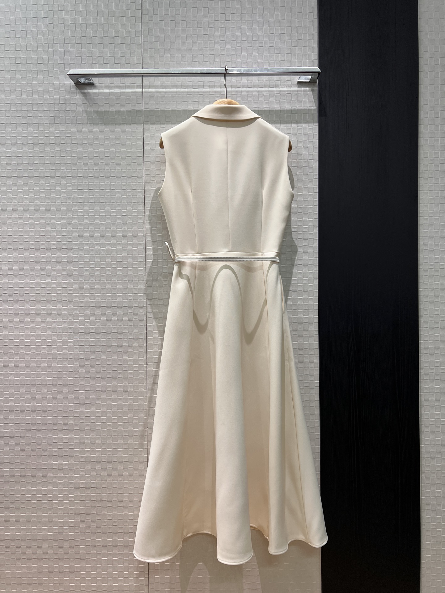 Dior CD 디올 26 S/S 신상 칼라 딥 V넥 민소매 롱 원피스 의류