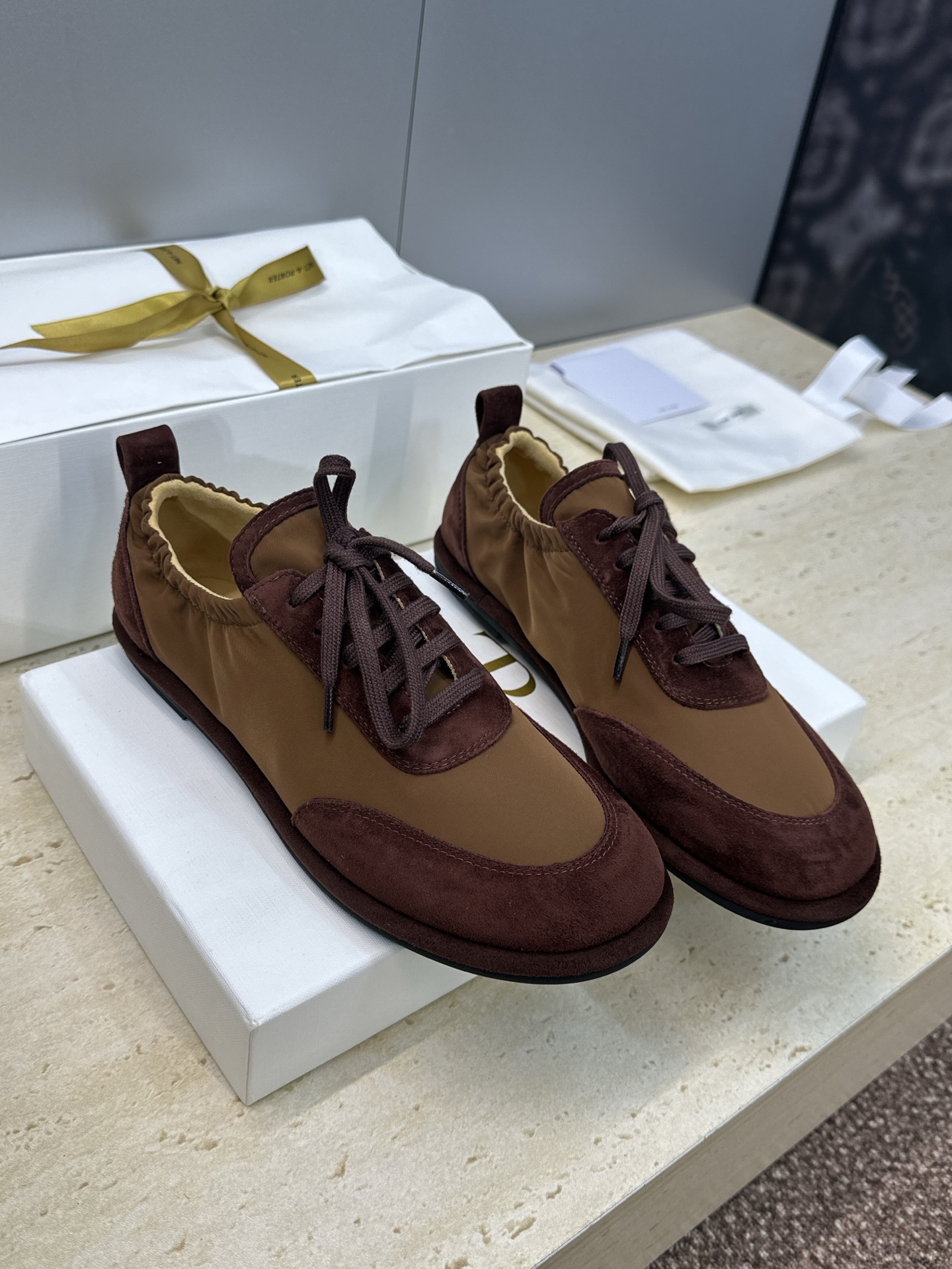 더로우(The Row) 패턴 마모 레이스업 캐주얼 플랫 슈즈 신발