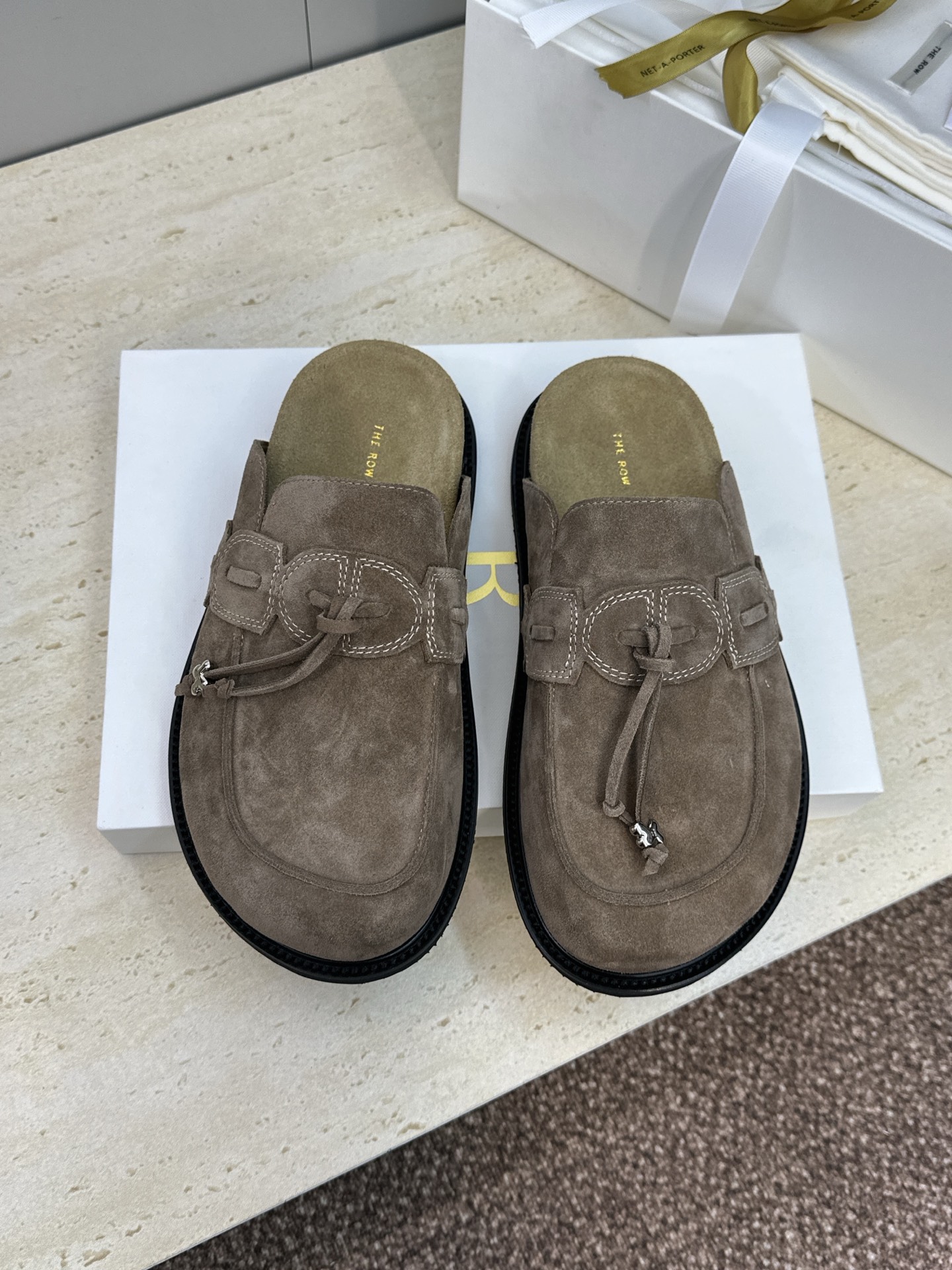 더 로우(The Row) 리본 태슬 뮬 샌들 신발