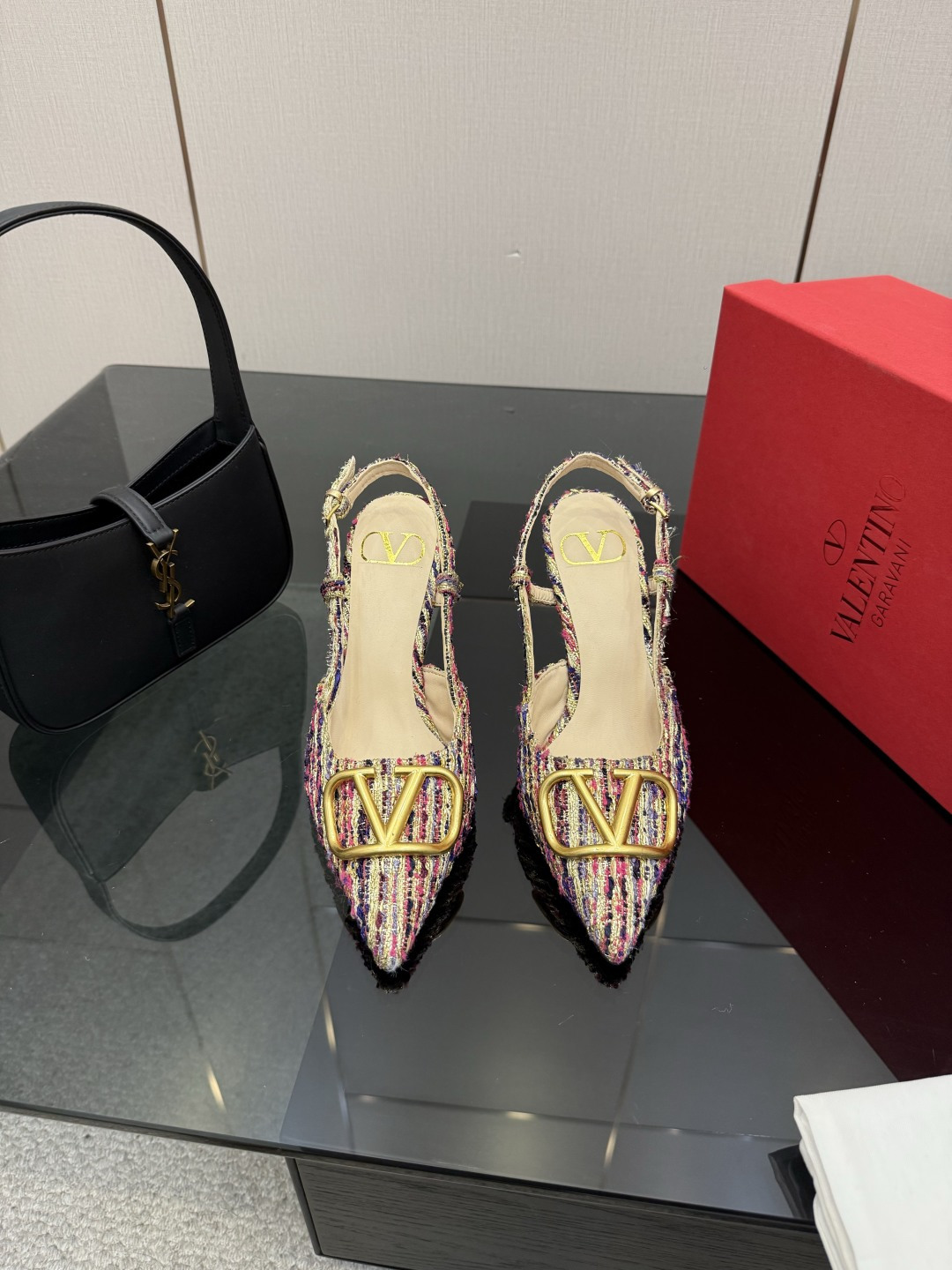 발렌티노(VALENTINO) 신상 리본 스트랩 펌프스 신발