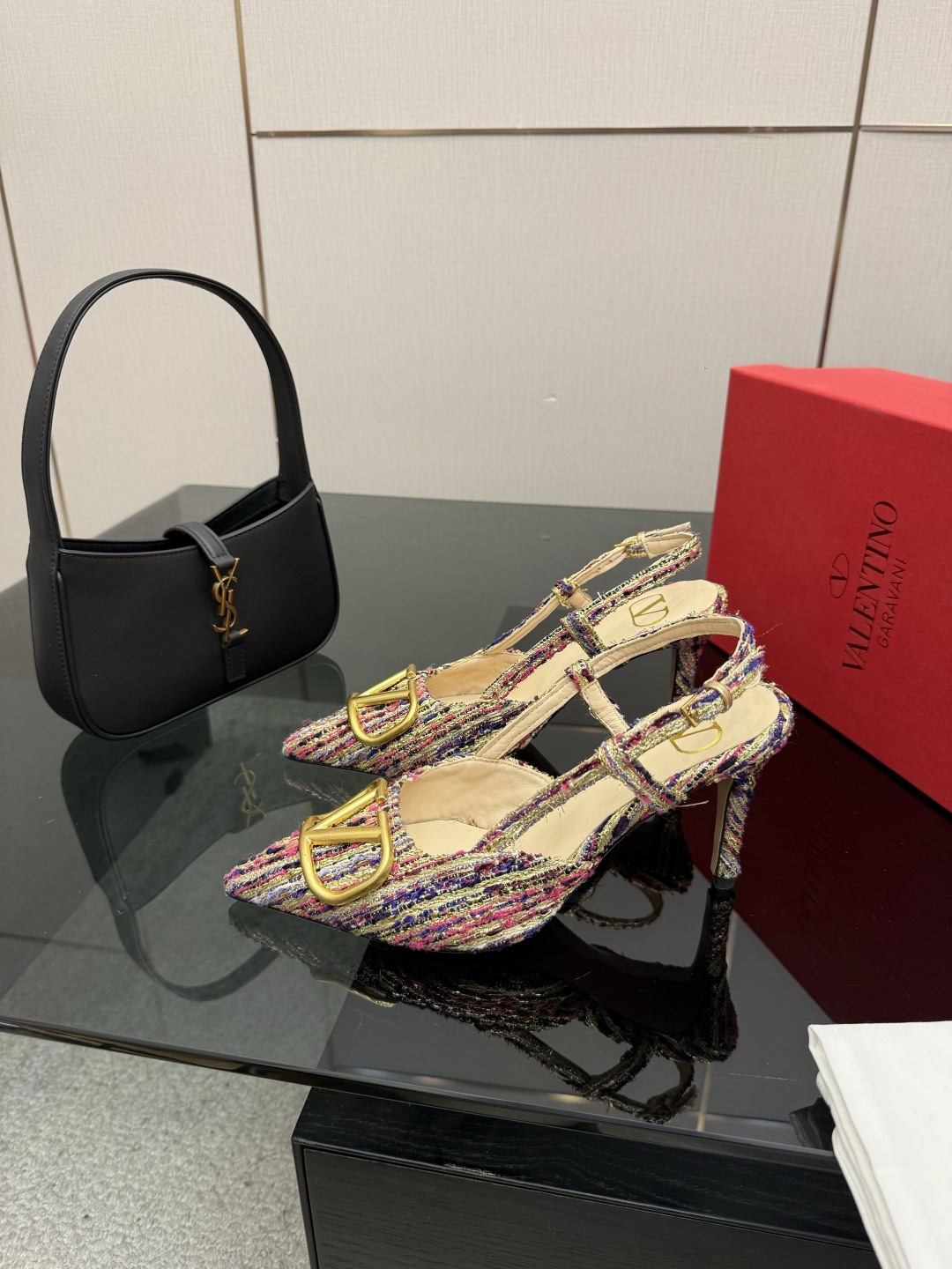 발렌티노(VALENTINO) 신상 리본 스트랩 펌프스 신발