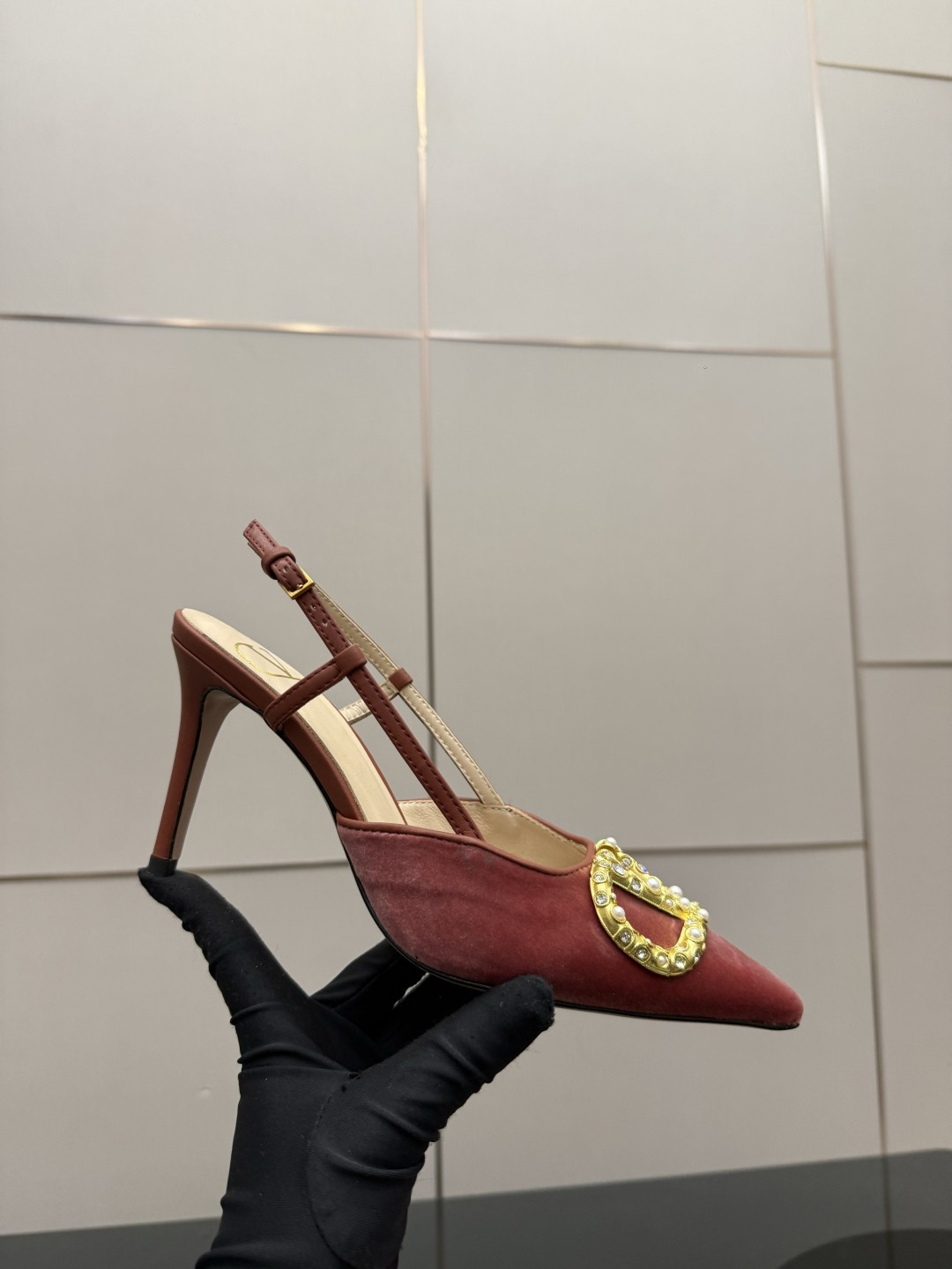 발렌티노(VALENTINO) 신상 리본 스트랩 펌프스 신발