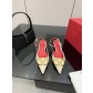 발렌티노(VALENTINO) 신상 리본 스트랩 로우힐 신발