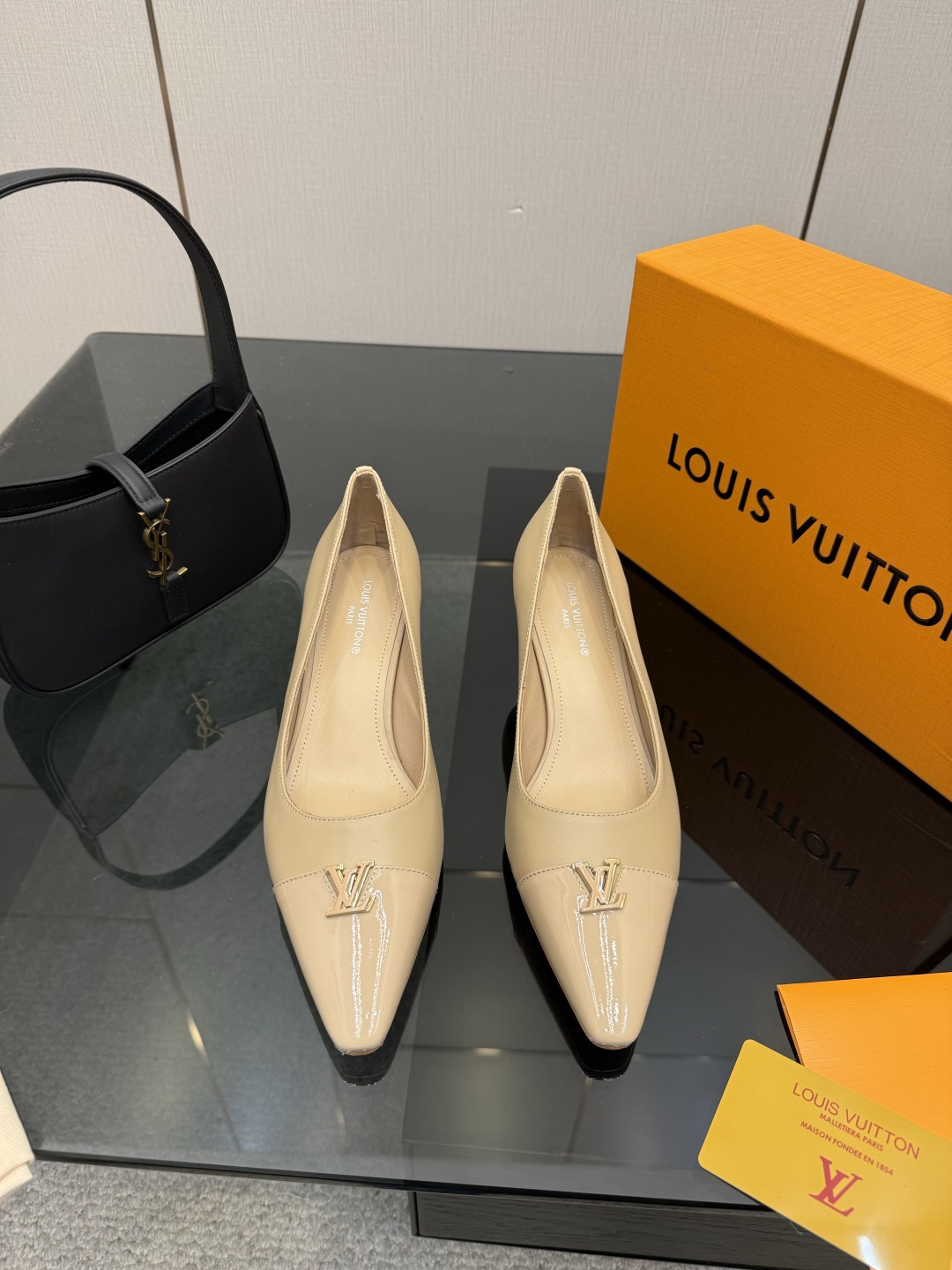 루이비통(LV) 미들힐 신발