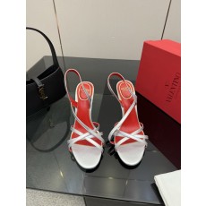 발렌티노(VALENTINO) 클래식 샌들 신발