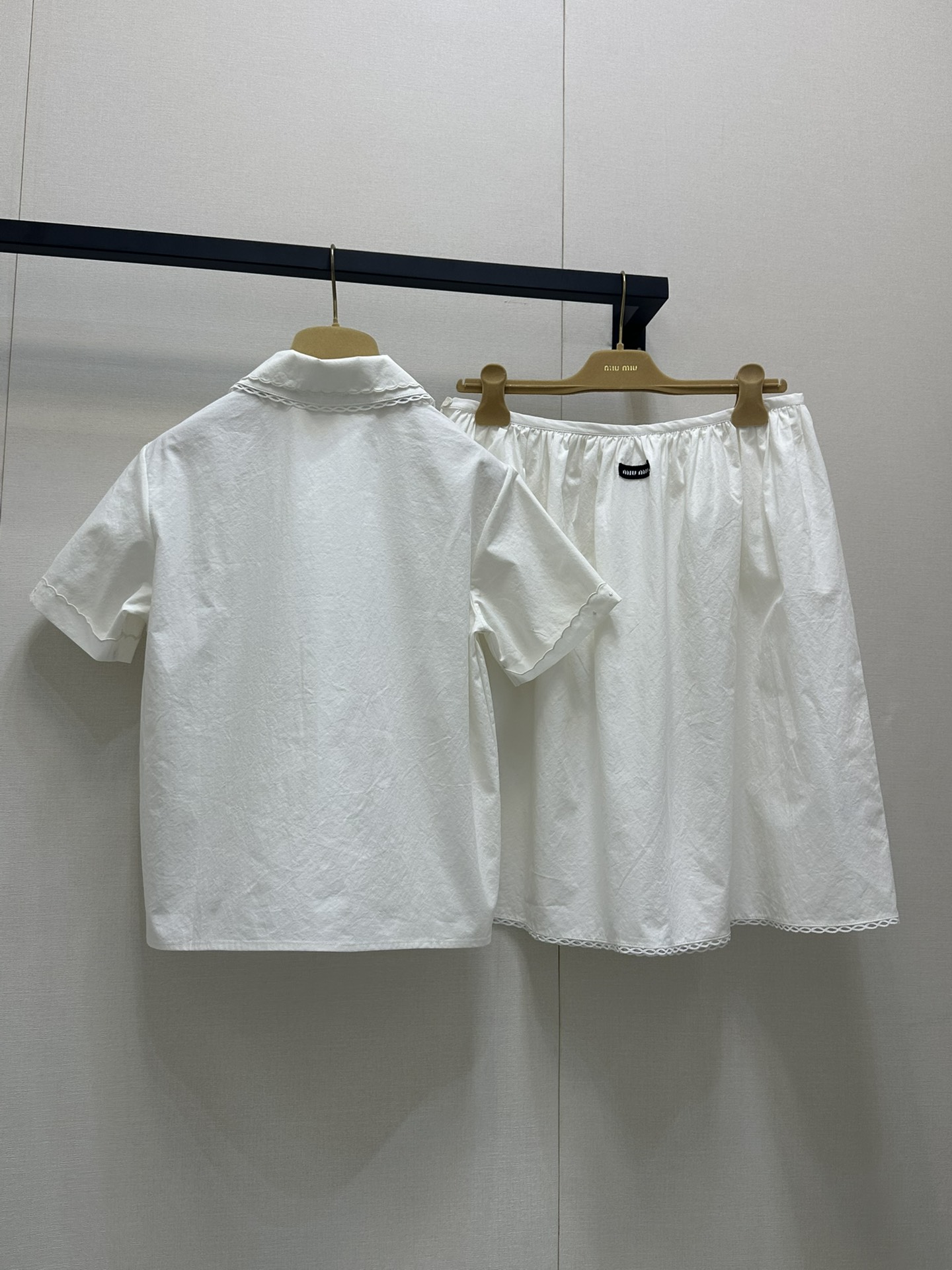 miumiu 미우미우 인텔리전트 레이스 셋업 카라 반팔 셔츠 + 스커트 치마 세트 의류