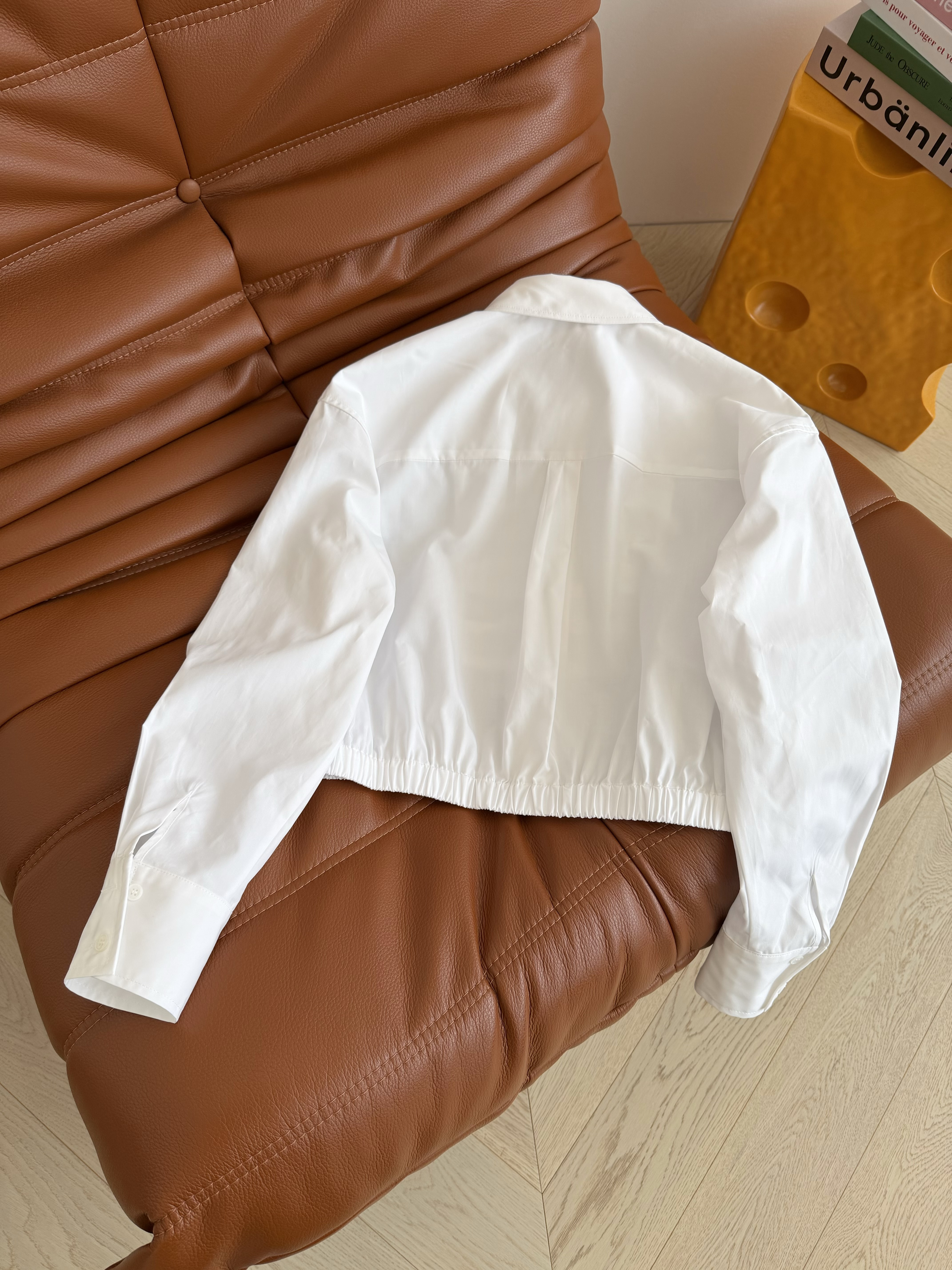 Chanel 26SS 샤넬 3버튼 크롭 셔츠 의류