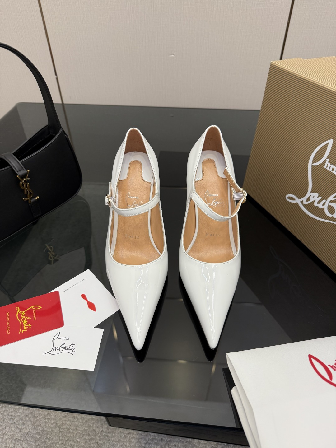 [Christian Louboutin] 크리스찬 루부탱 26SS CL 런웨이 로즈 쥬얼 샌들 구두 신발