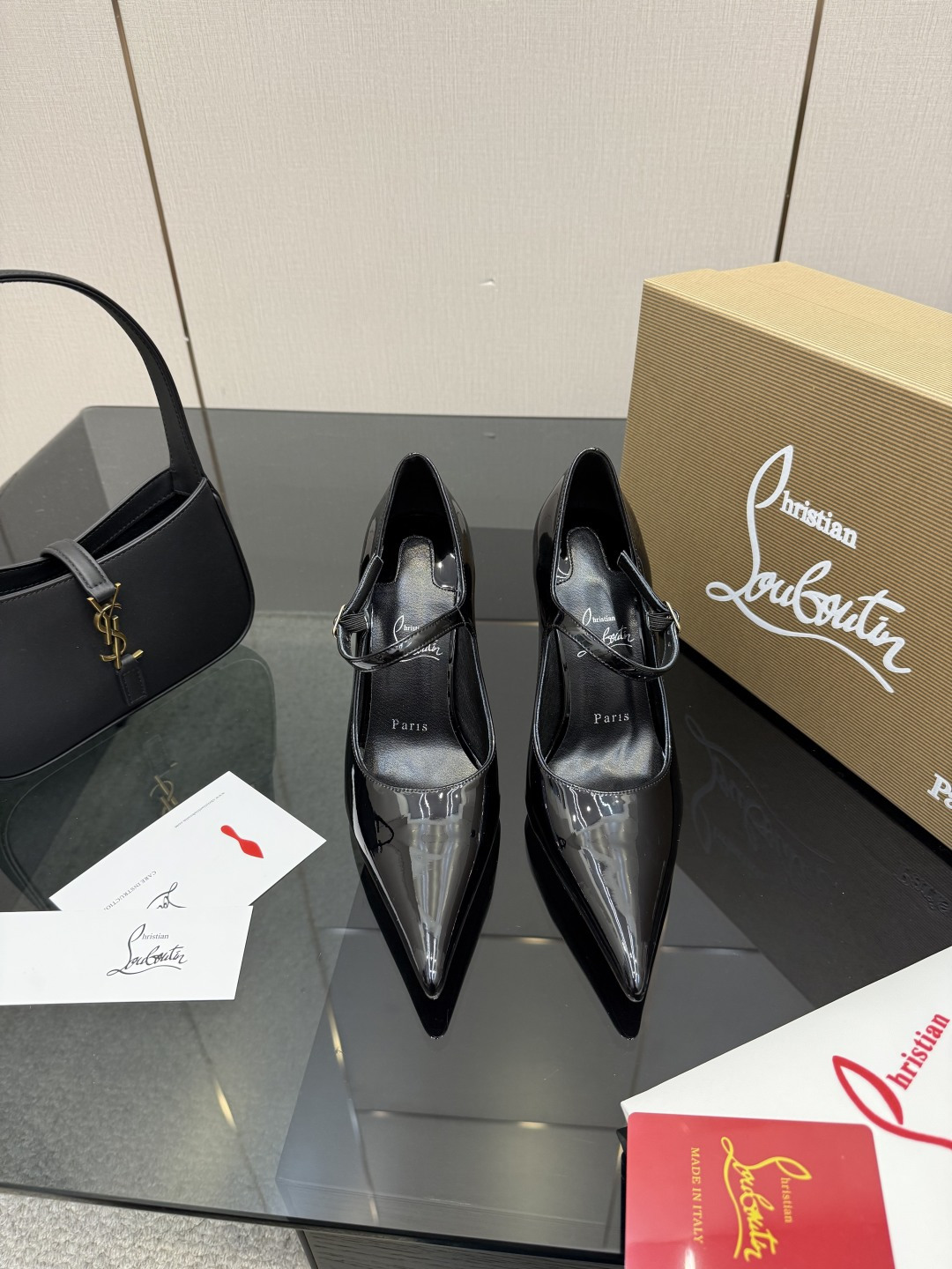 [Christian Louboutin] 크리스찬 루부탱 26SS CL 런웨이 로즈 쥬얼 샌들 구두 신발