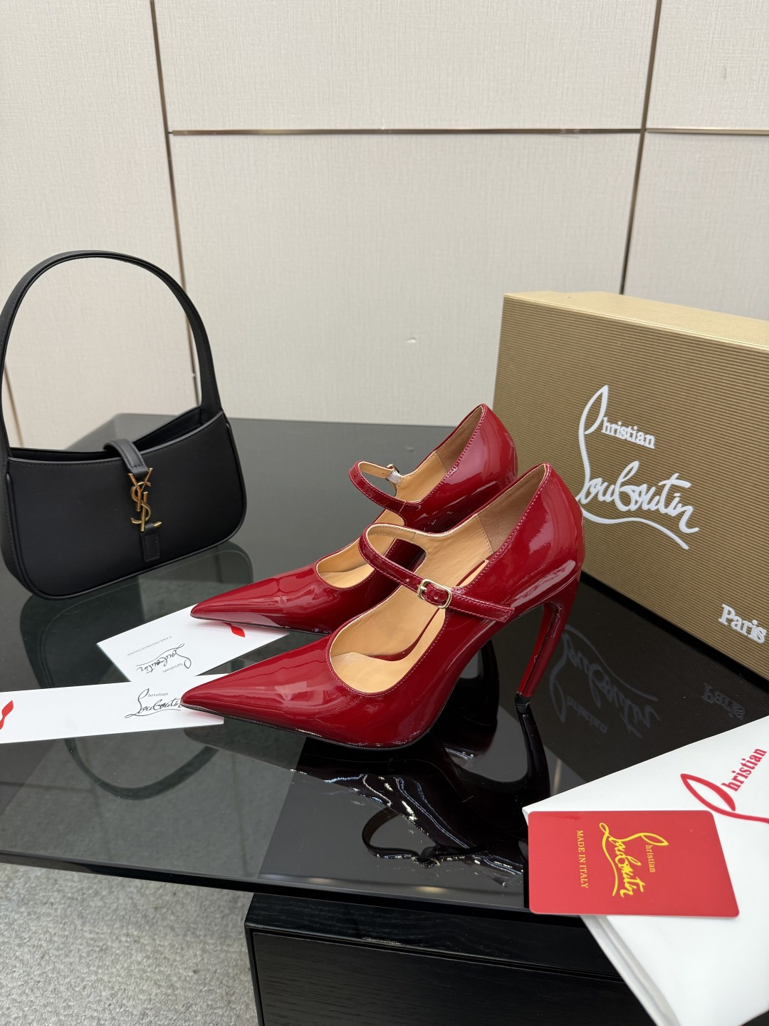 [Christian Louboutin] 크리스찬 루부탱 26SS CL 런웨이 로즈 쥬얼 샌들 구두 신발