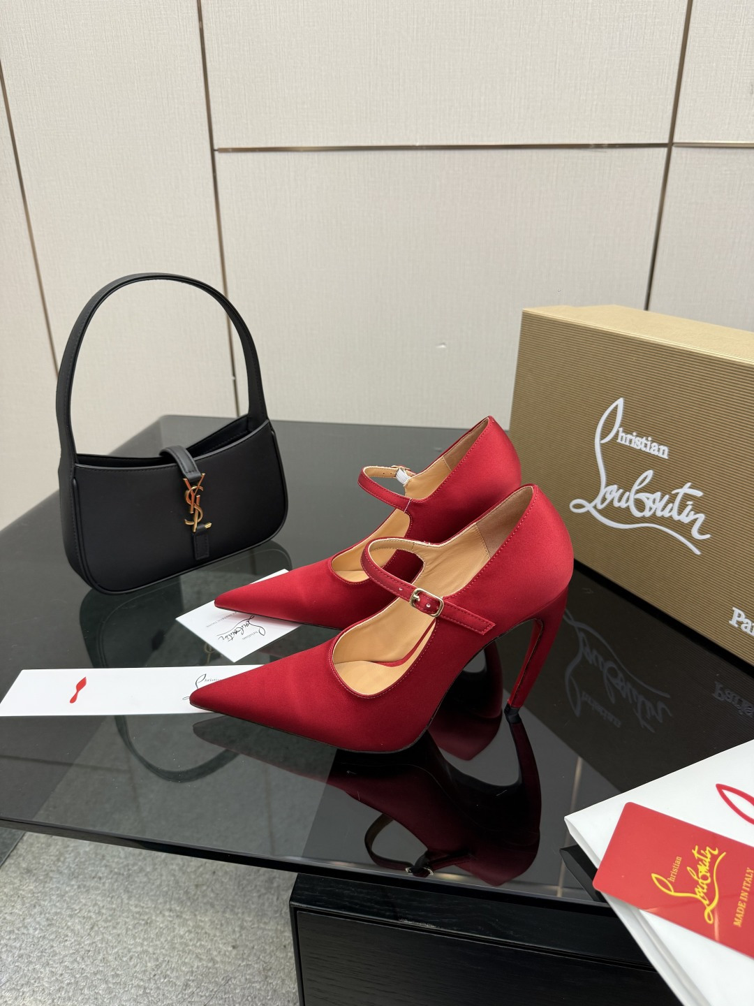 [Christian Louboutin] 크리스찬 루부탱 26SS CL 런웨이 로즈 쥬얼 샌들 구두 신발