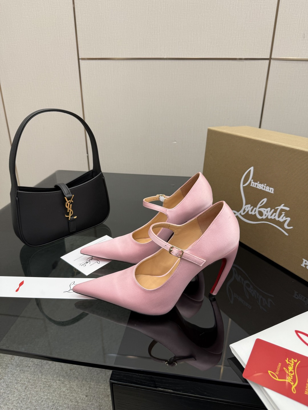 [Christian Louboutin] 크리스찬 루부탱 26SS CL 런웨이 로즈 쥬얼 샌들 구두 신발