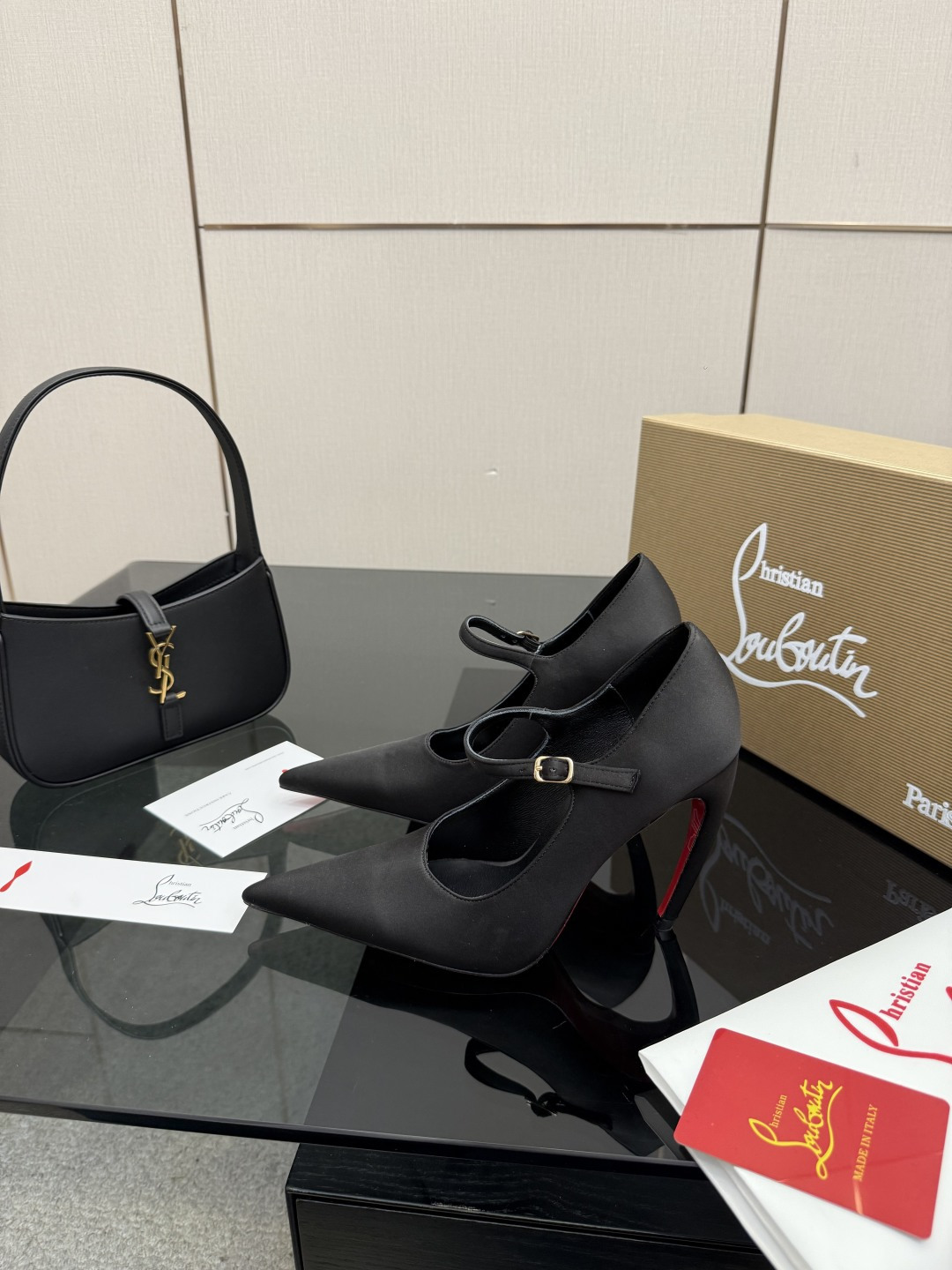 [Christian Louboutin] 크리스찬 루부탱 26SS CL 런웨이 로즈 쥬얼 샌들 구두 신발