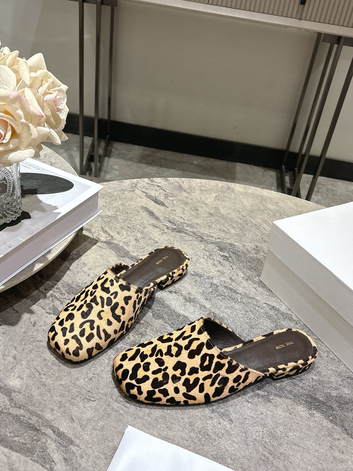 The Row 26SS TR 더 로우 라운드 힐 마리제인 뮬 샌들 슬리퍼 신발