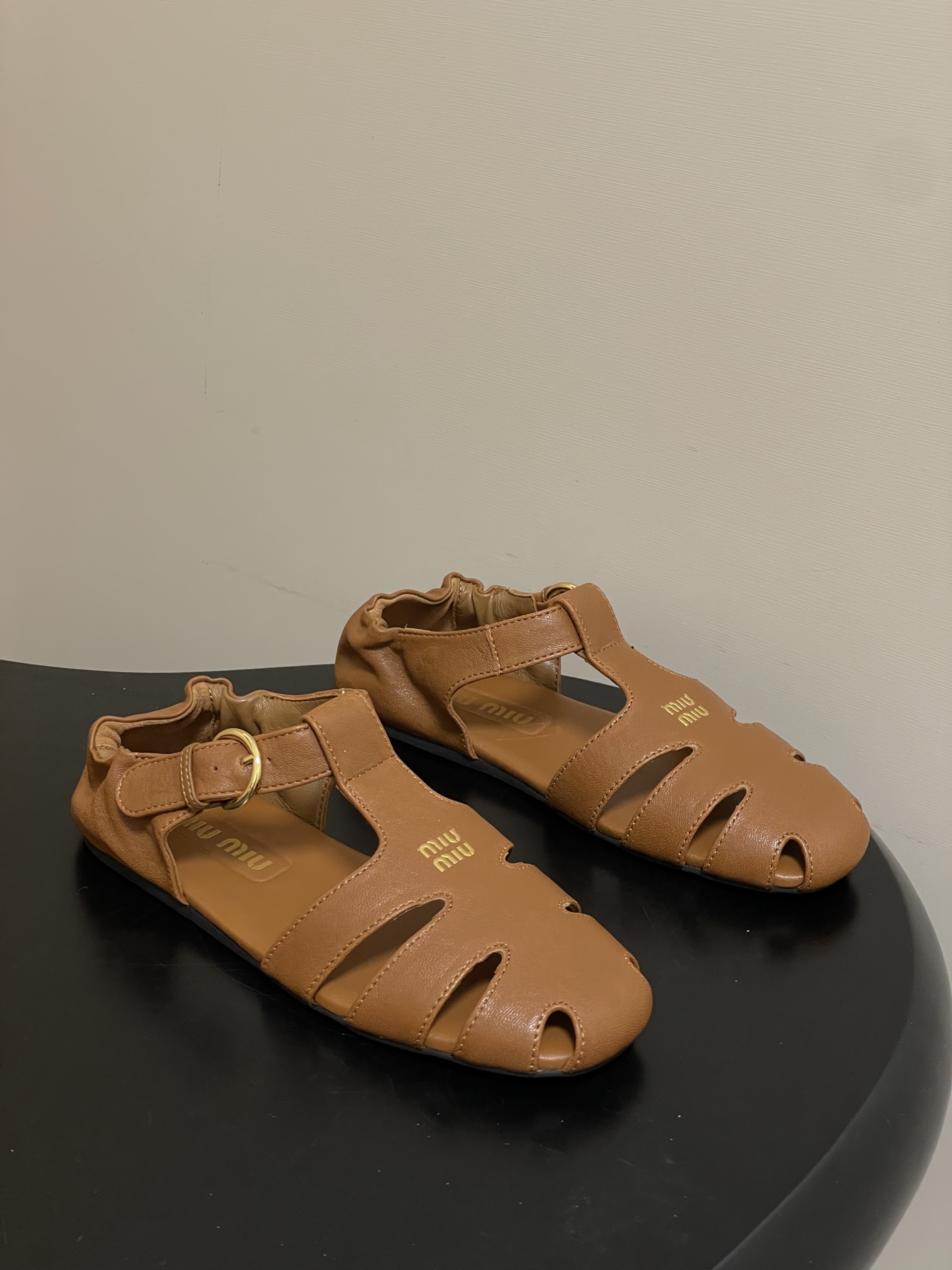 미우미우(MIU MIU) 로마 샌들 플랫 메리제인 발레 슈즈 신발