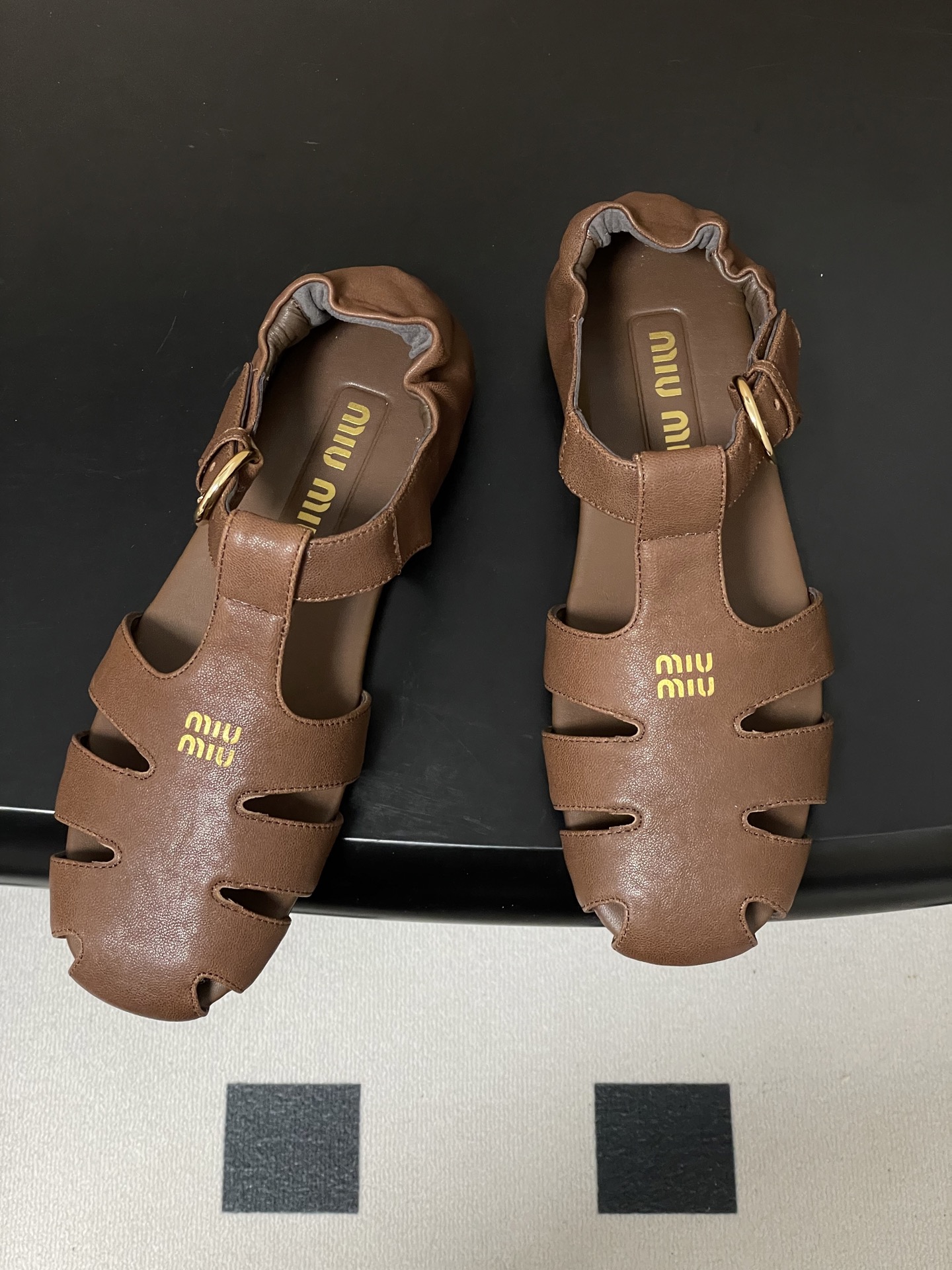 미우미우(MIU MIU) 로마 샌들 플랫 메리제인 발레 슈즈 신발