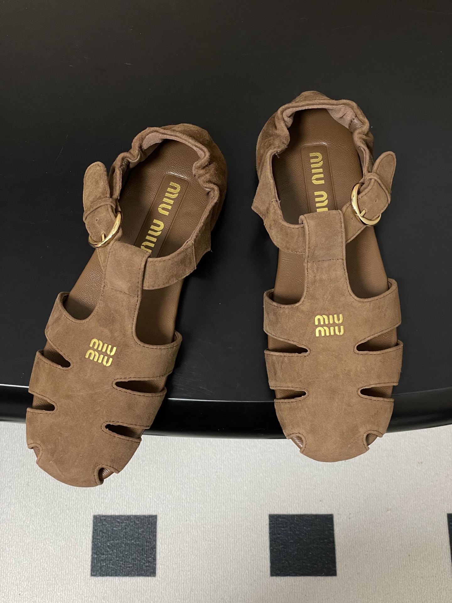 미우미우(MIU MIU) 로마 샌들 플랫 메리제인 발레 슈즈 신발