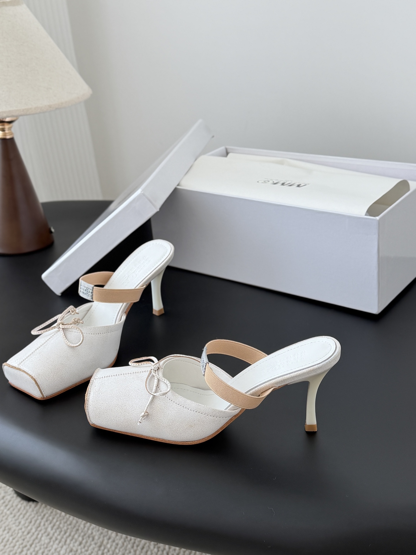 [Maison Margiela] MM6 메종 마르지엘라 스퀘어 토 리본 뮬 구두 신발