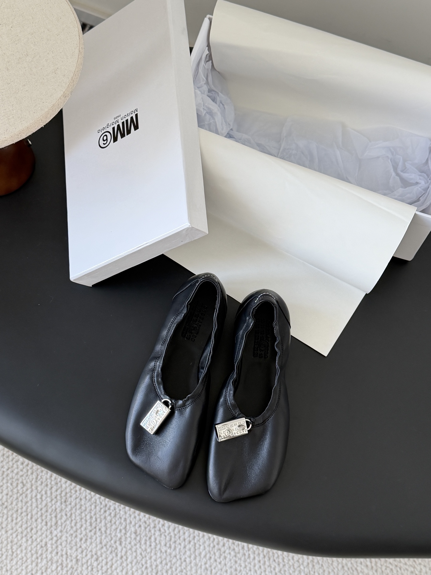 Maison Margiela MM6 메종 마르지엘라 타비(Tabi) 플랫 슈즈 신발