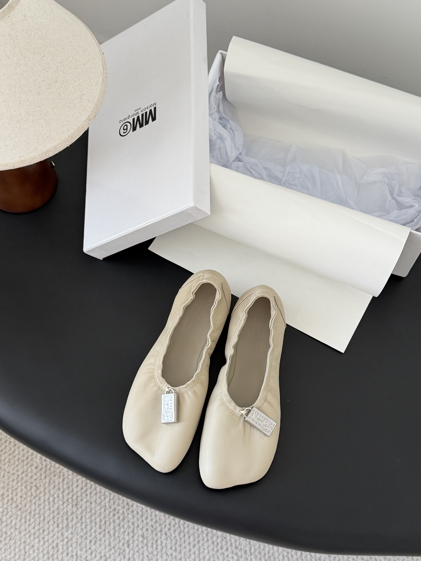 Maison Margiela MM6 메종 마르지엘라 타비(Tabi) 플랫 슈즈 신발