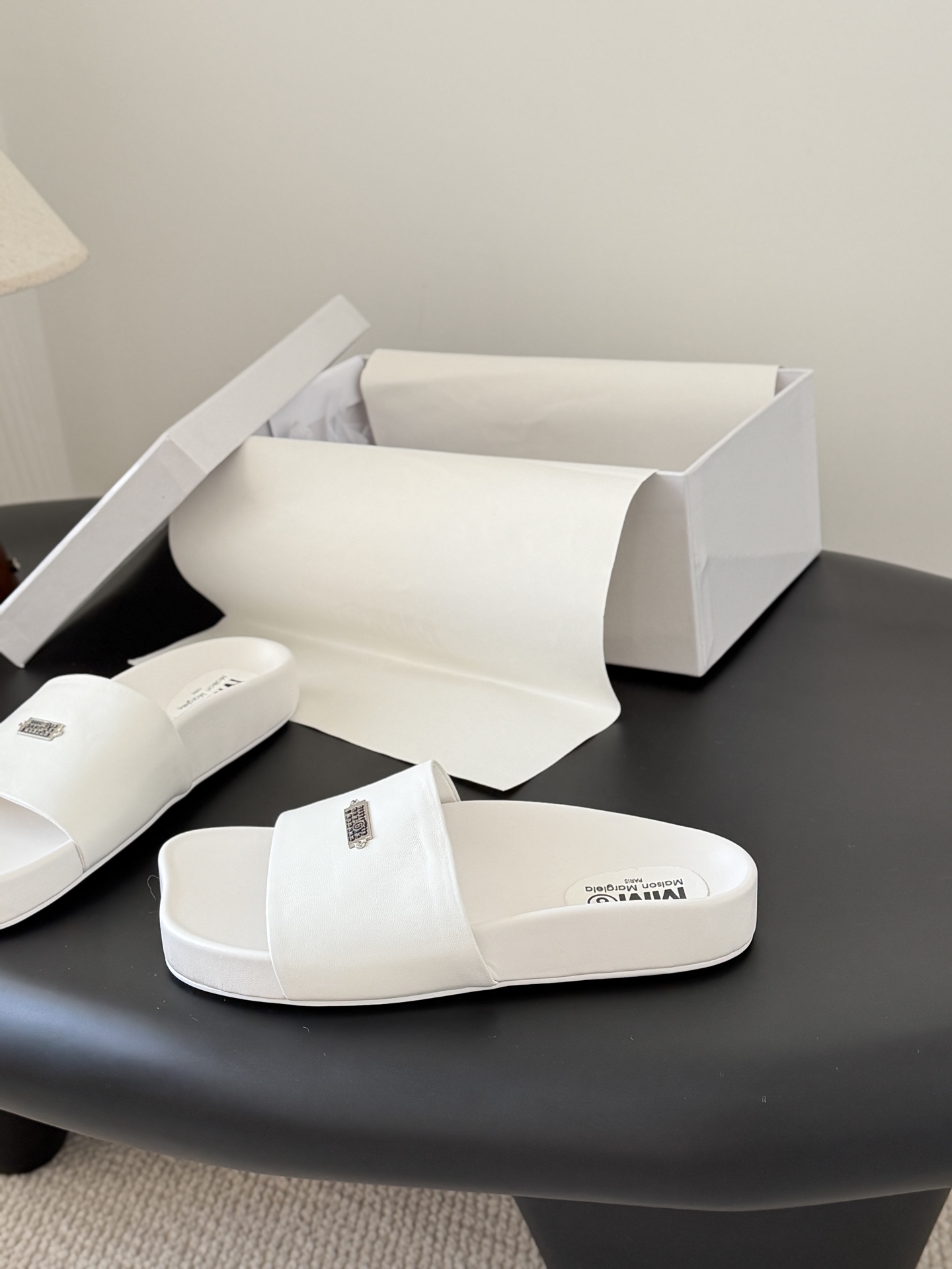 Maison Margiela MM6 메종 마르지엘라 타비(Tabi) 뮬 슬리퍼 신발