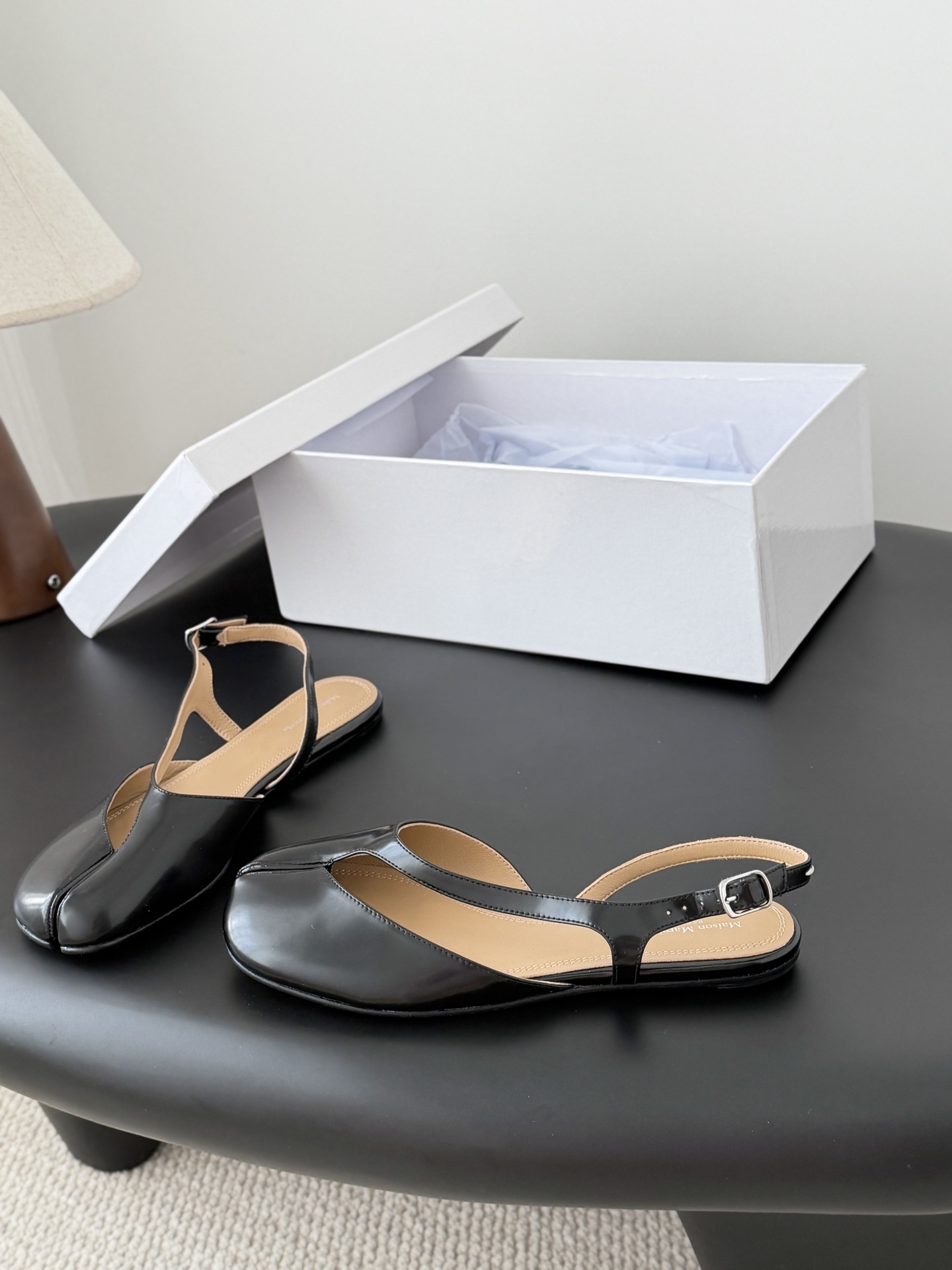 Maison Margiela MM6 메종 마르지엘라 타비(Tabi) 플랫 슬리퍼 샌들 신발