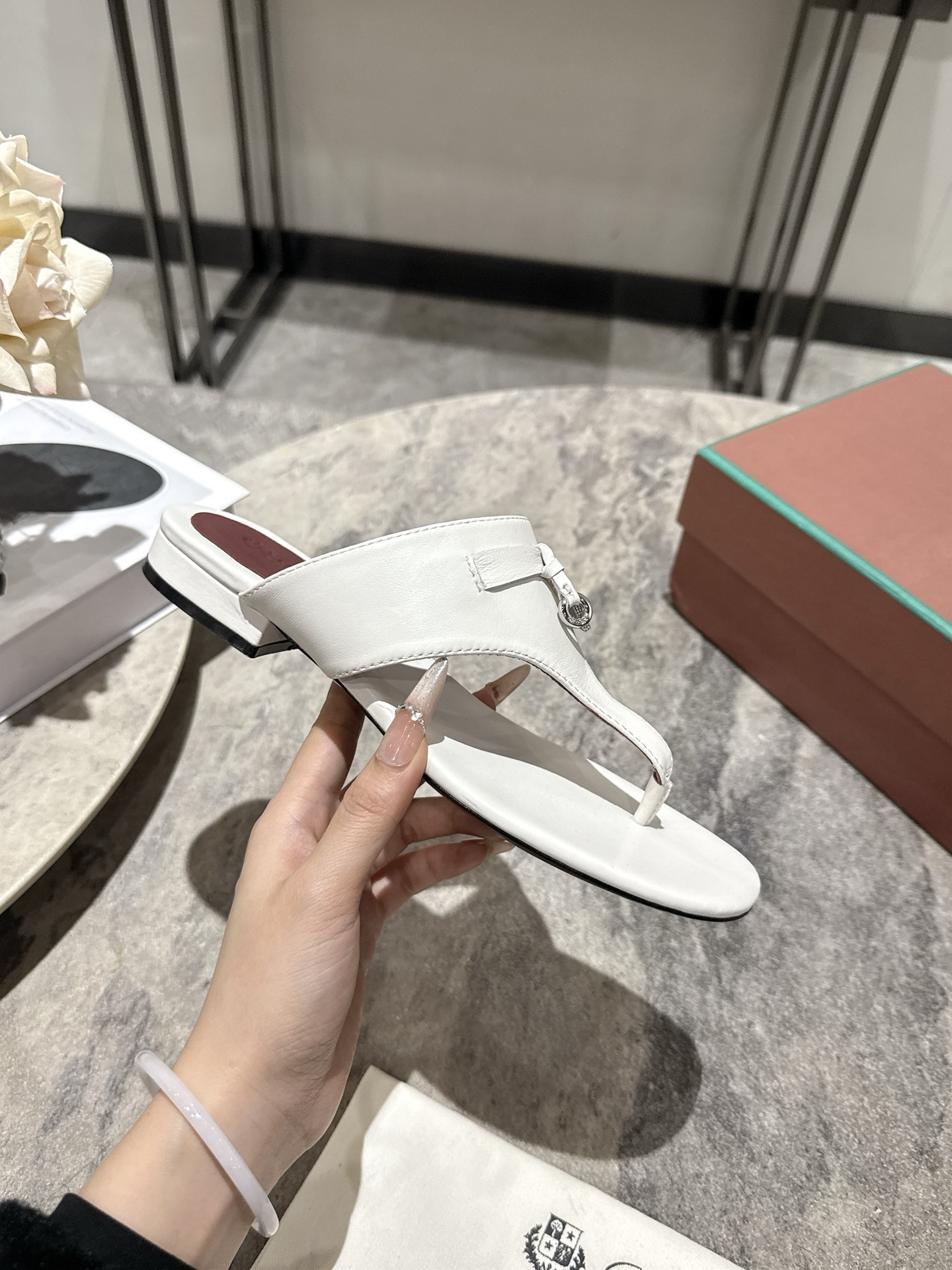 Loro Piana LP 로로 피아나 클래식 플립플랍 샌들 신발