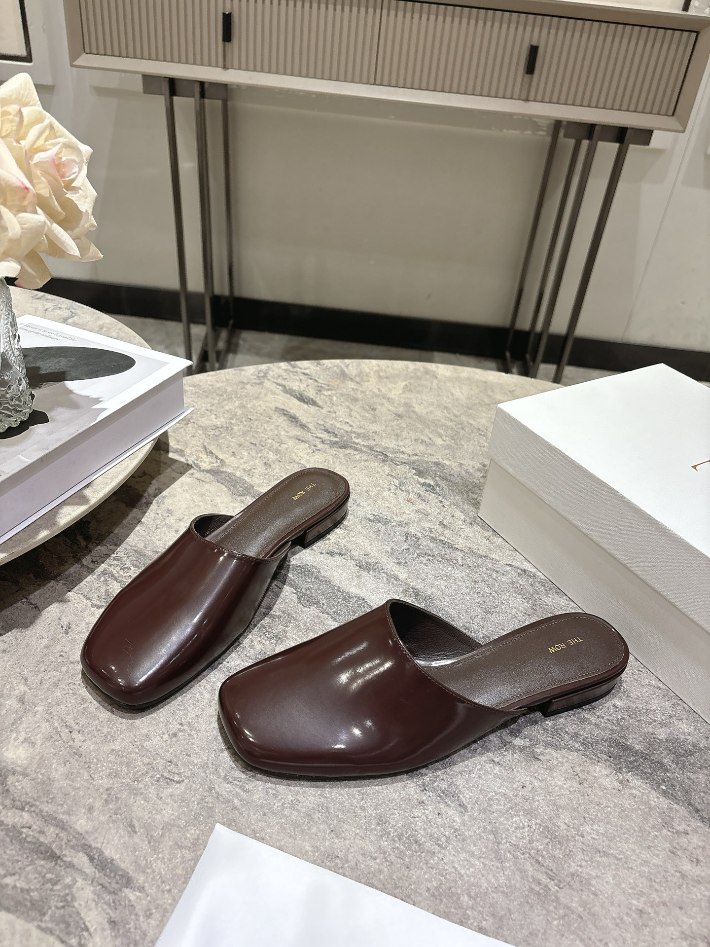 The Row 26SS TR 더 로우 라운드 힐 마리제인 뮬 샌들 슬리퍼 신발