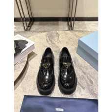 Prada 프라다 삼각로고 플랫폼 로퍼 구두 신발