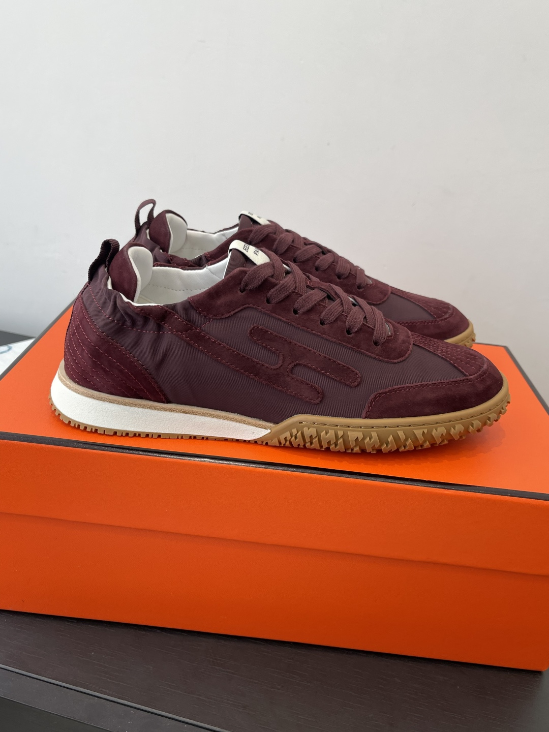 Hermes 에르메스 젯(Jet) 시리즈 스웨이드 스니커즈 신발